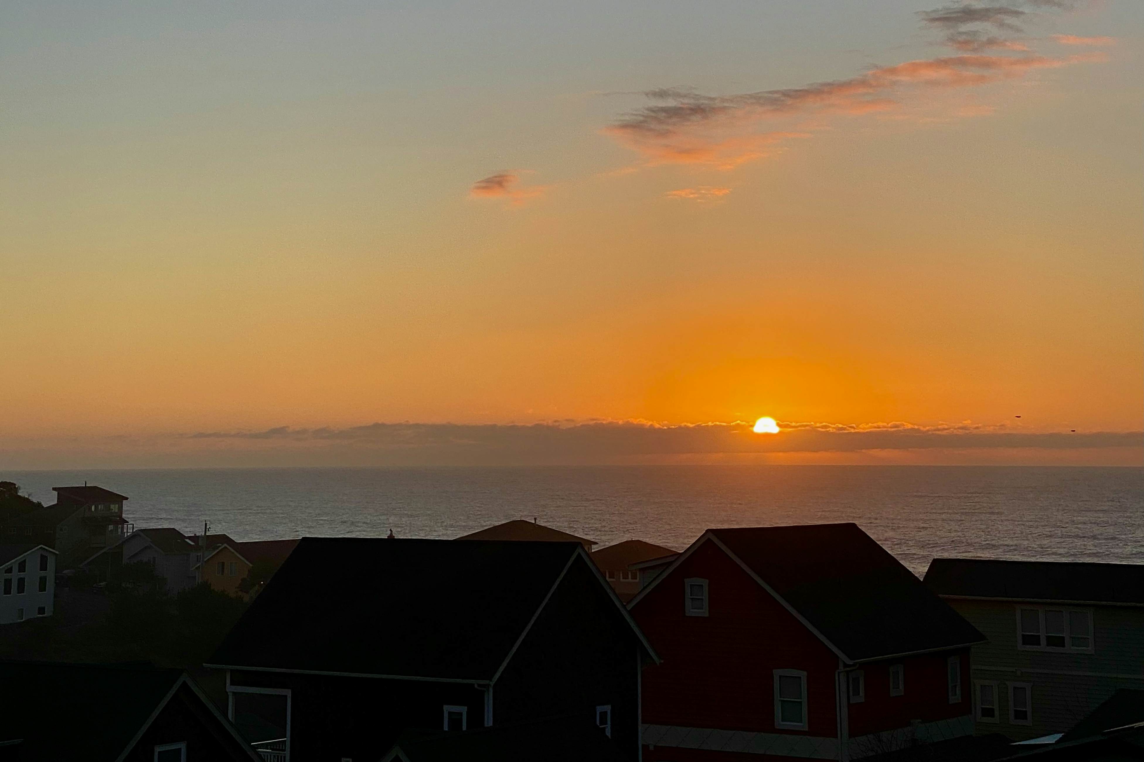 Beautiful family-friendly home with private hot tub, walk to beach, shared pool