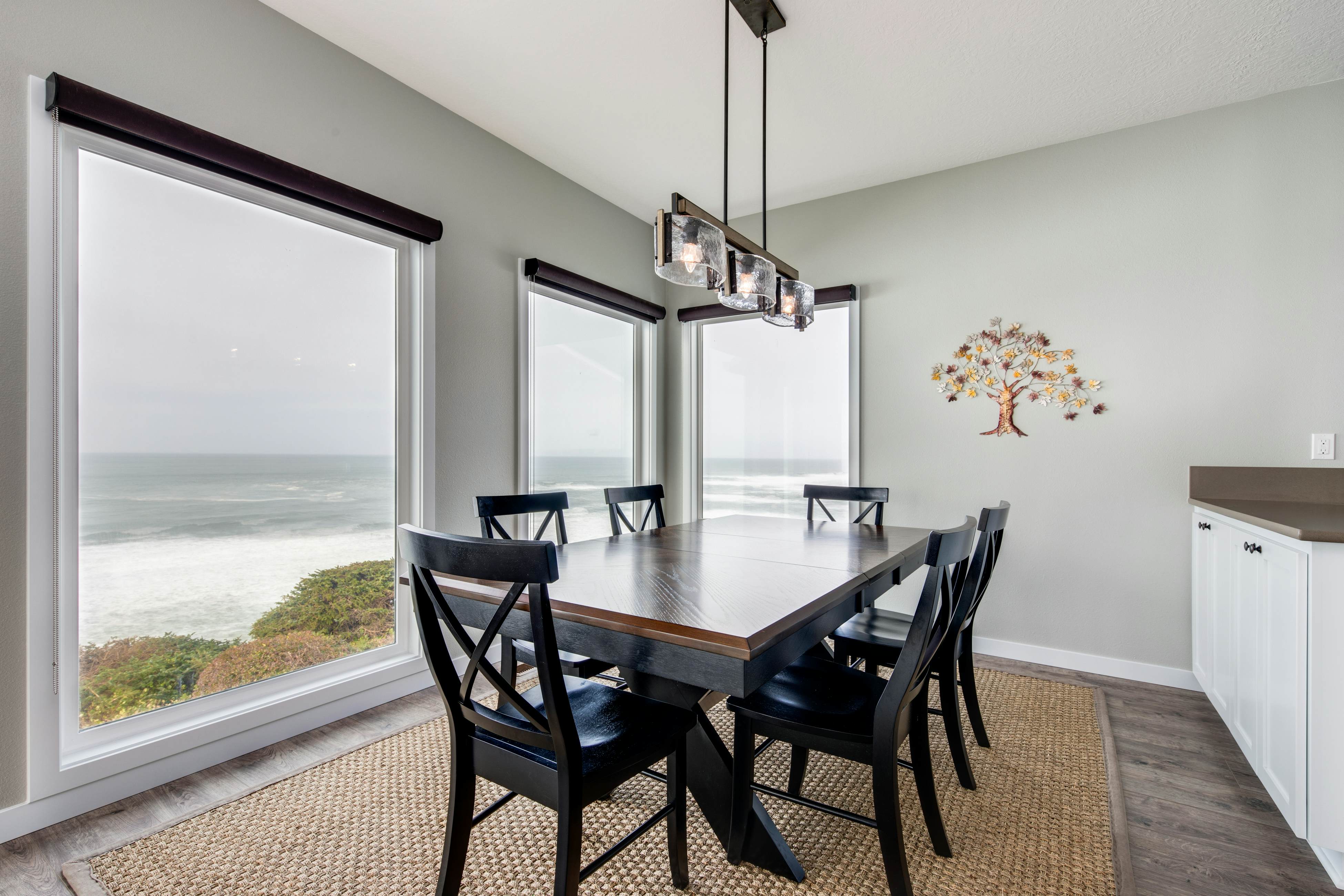 Oceanfront house with Ping Pong table and private hot tub overlooking the ocean