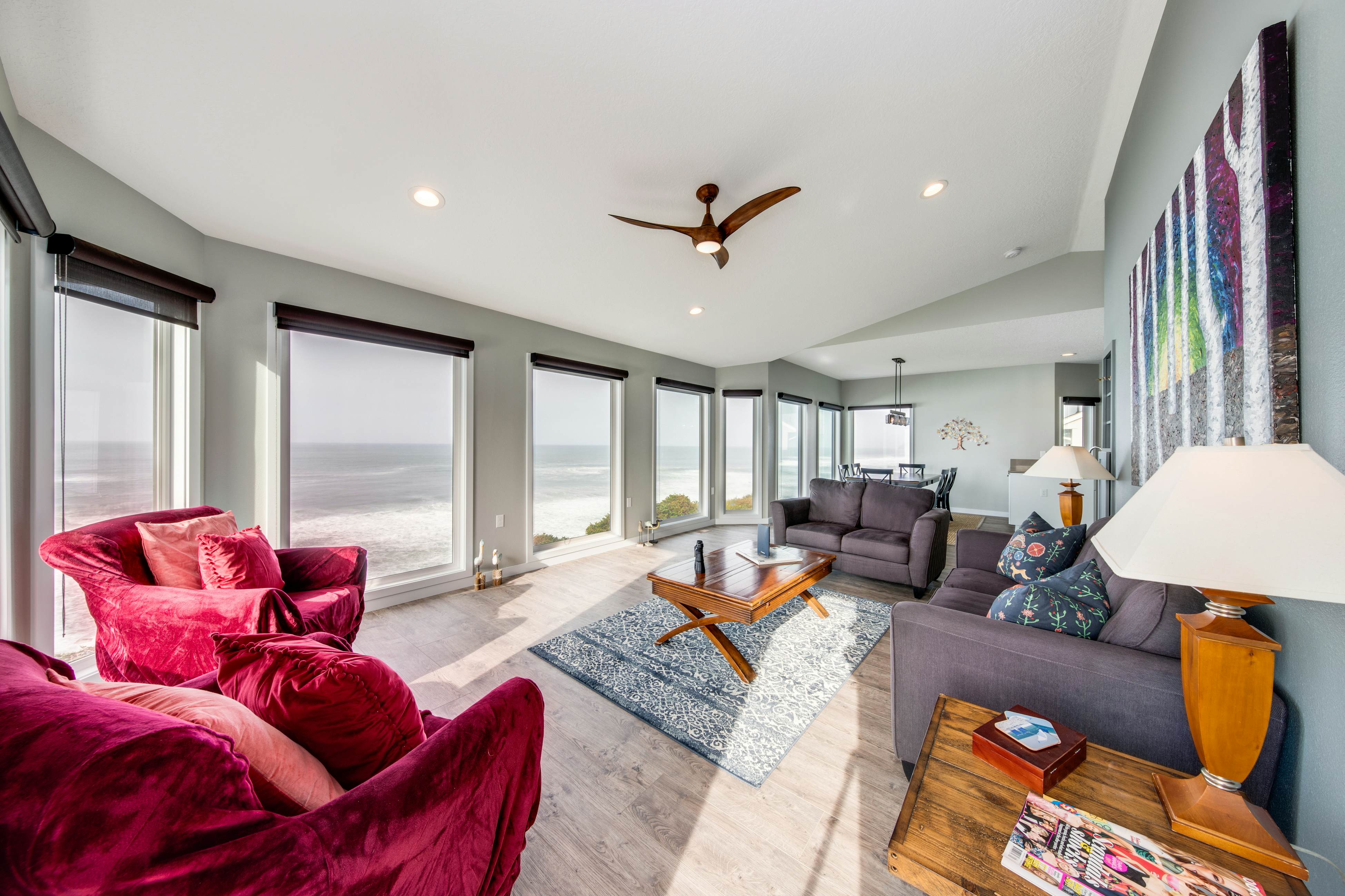 Oceanfront house with Ping Pong table and private hot tub overlooking the ocean