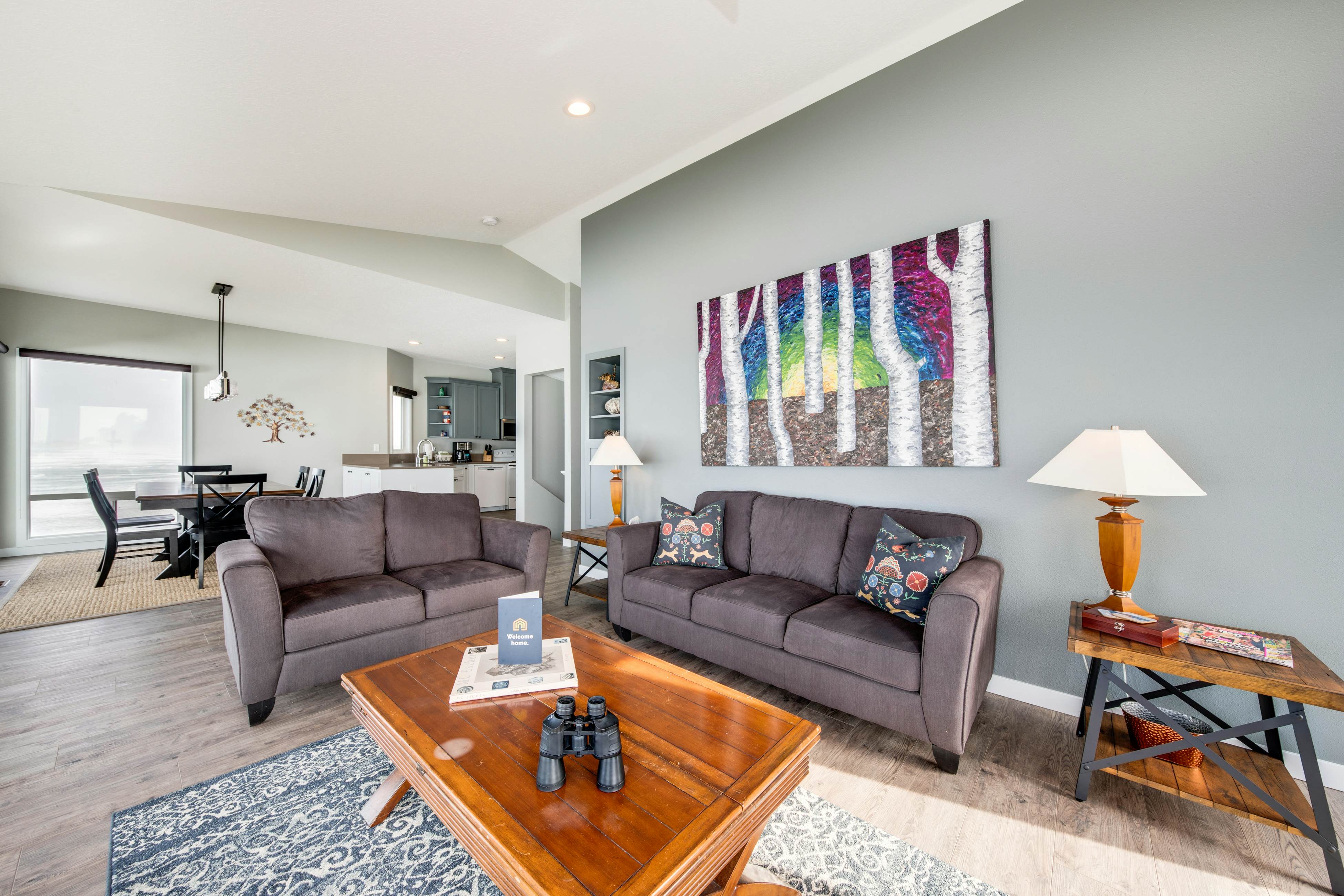 Oceanfront house with Ping Pong table and private hot tub overlooking the ocean