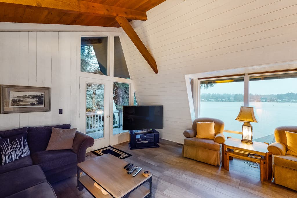 Delake House
