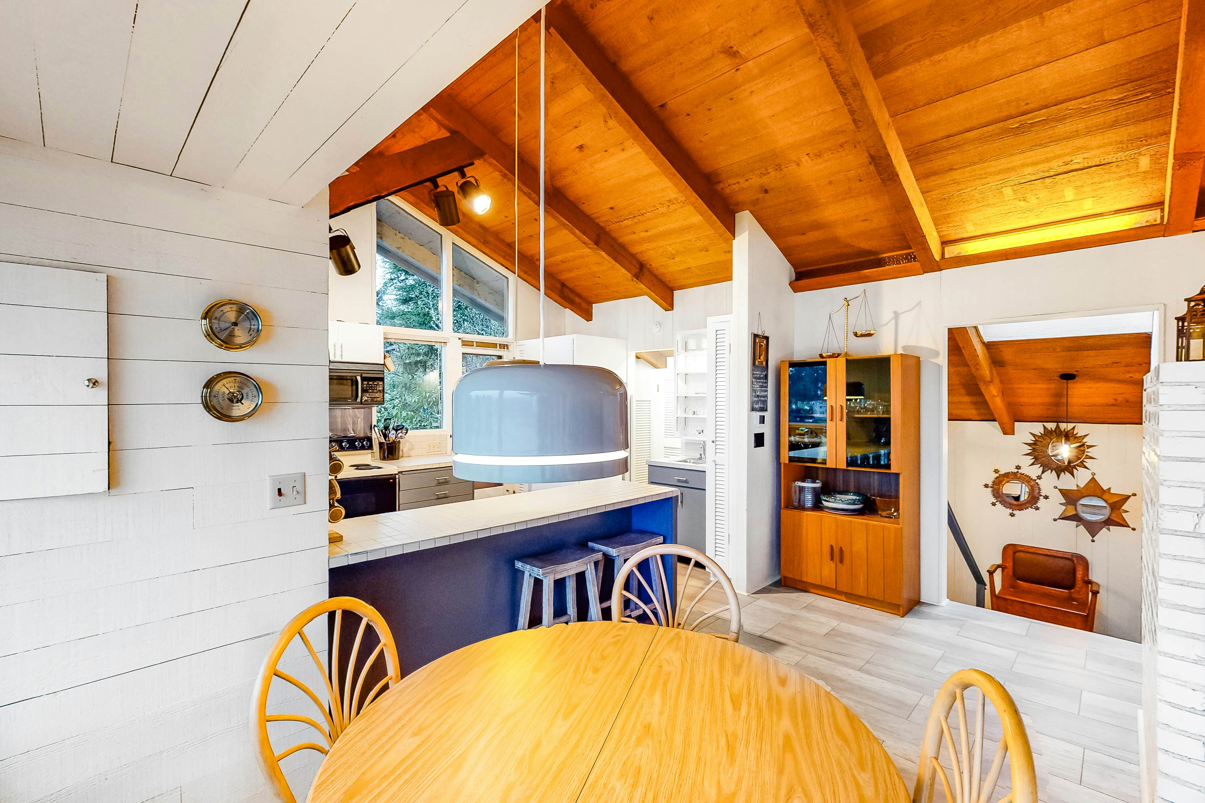 Lakefront house w/ private dock, firepit, and sunset views