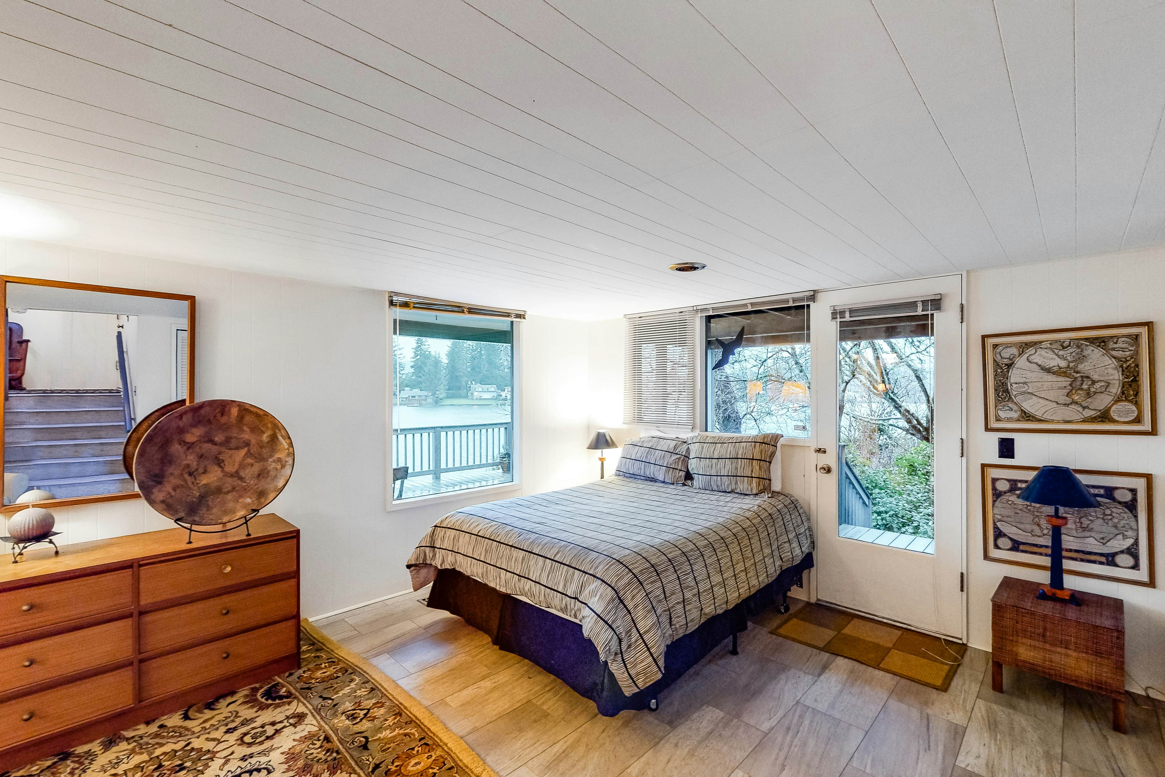 Lakefront house w/ private dock, firepit, and sunset views