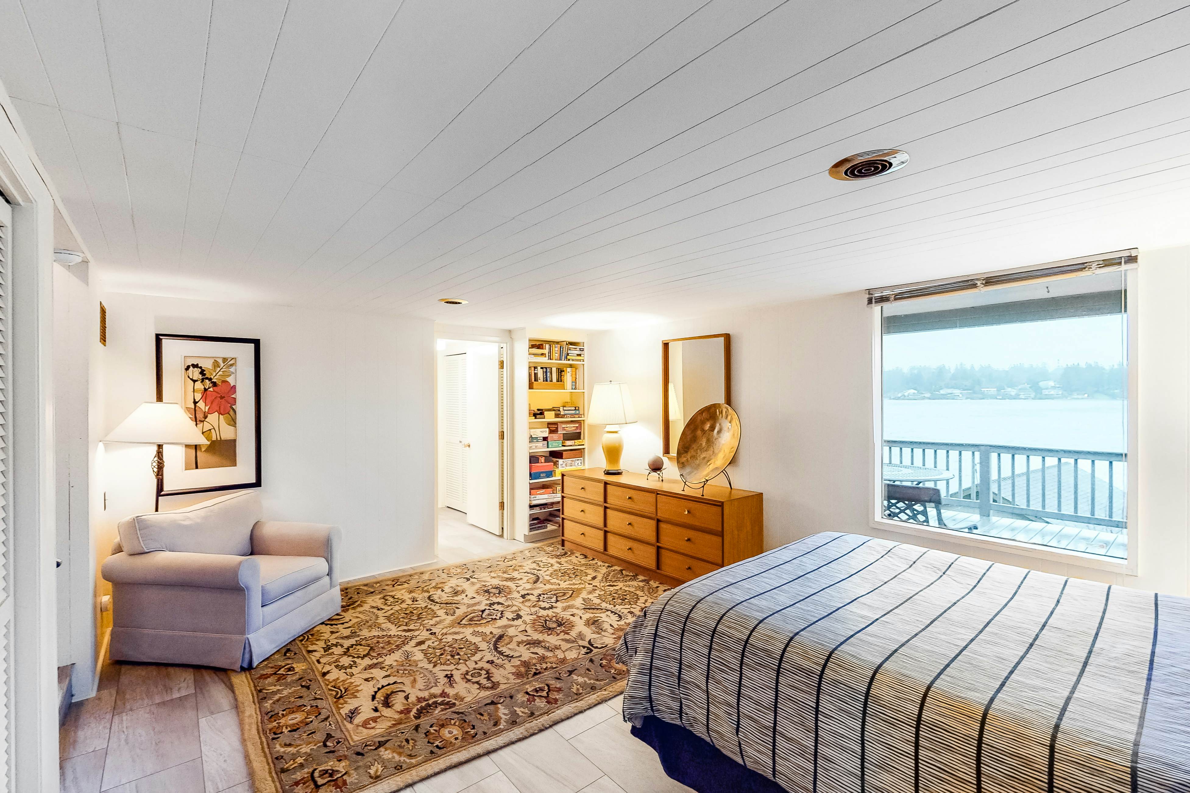 Lakefront house w/ private dock, firepit, and sunset views