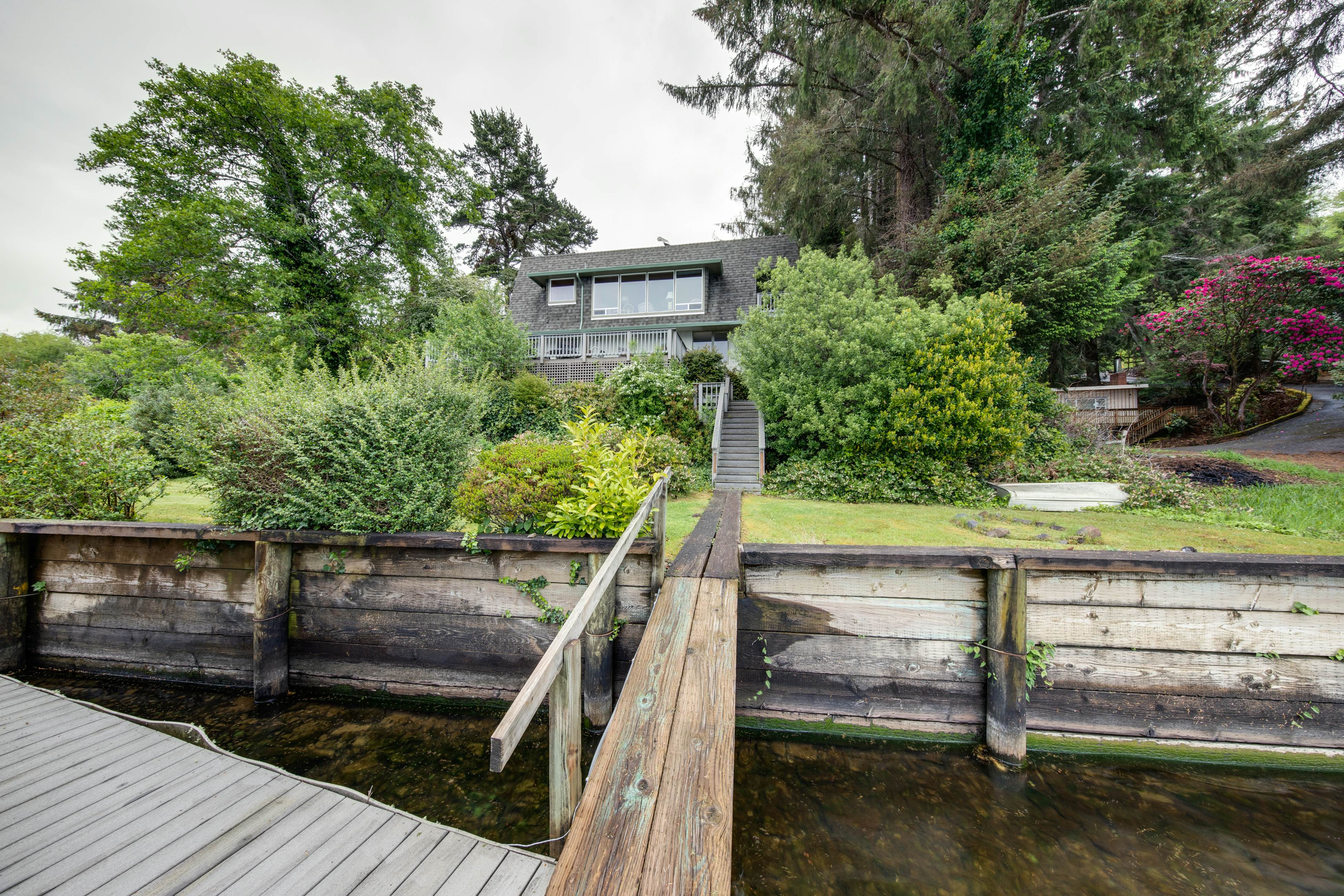 Lakefront house w/ private dock, firepit, and sunset views