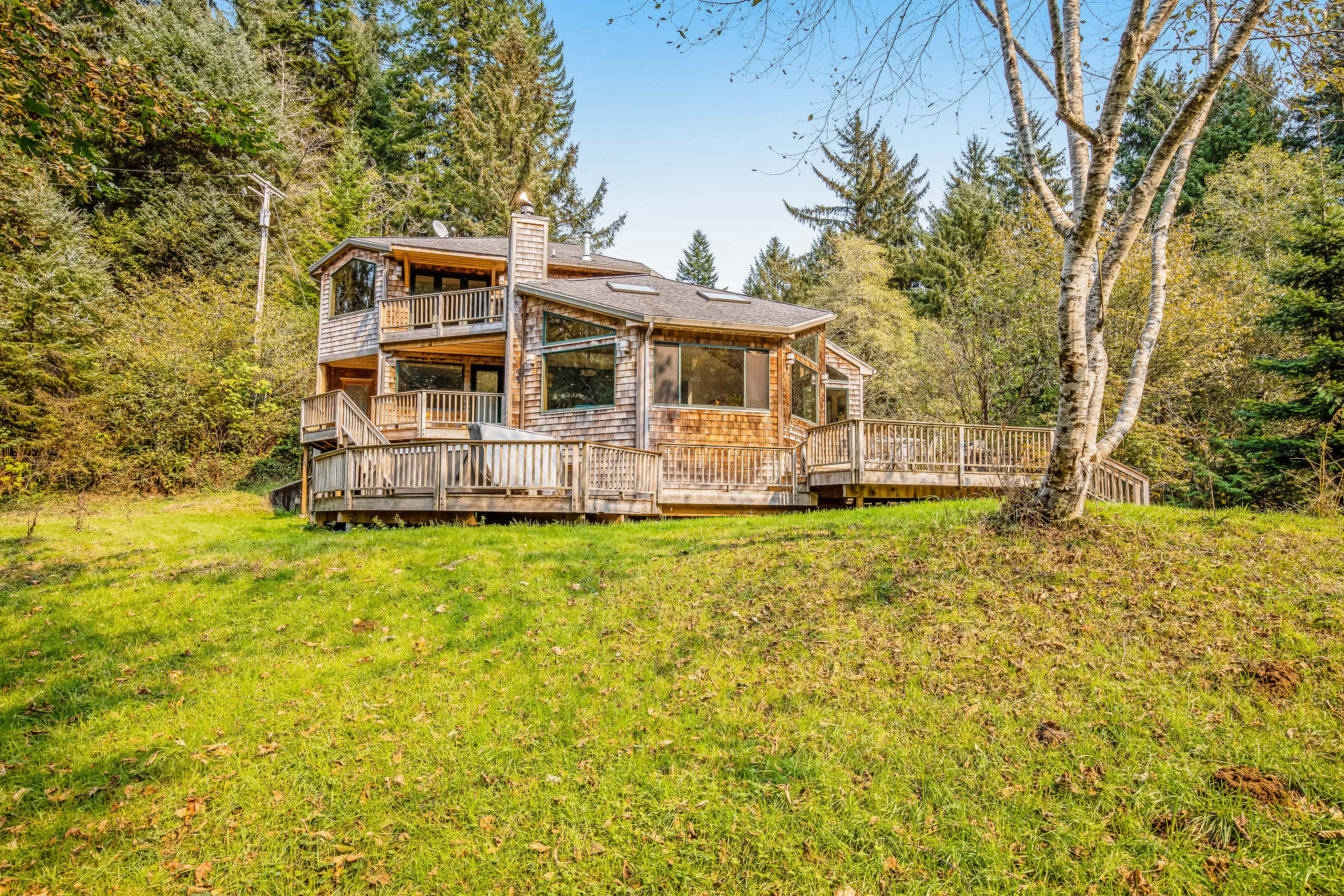 Luxury Riverfront Home with Several Acres Hot Tub and Swimming Holes Dogs OK