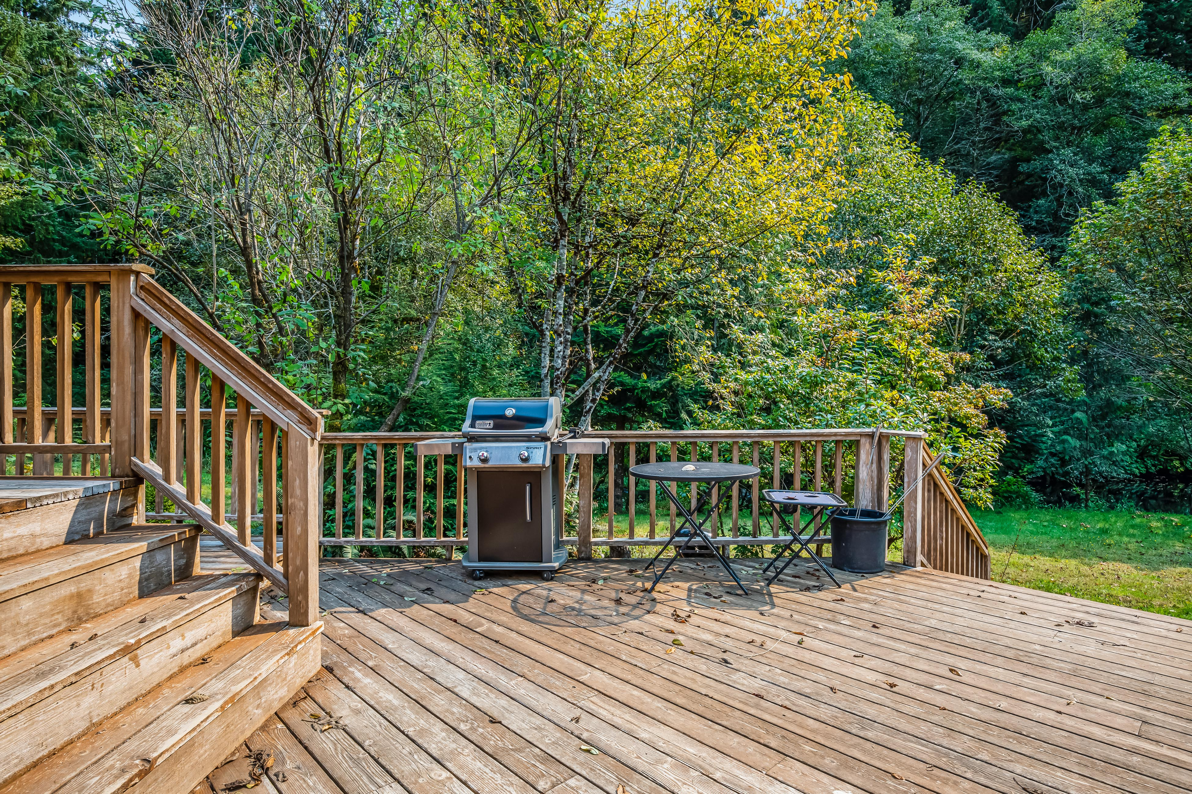 Luxury Riverfront Home with Several Acres Hot Tub and Swimming Holes Dogs OK