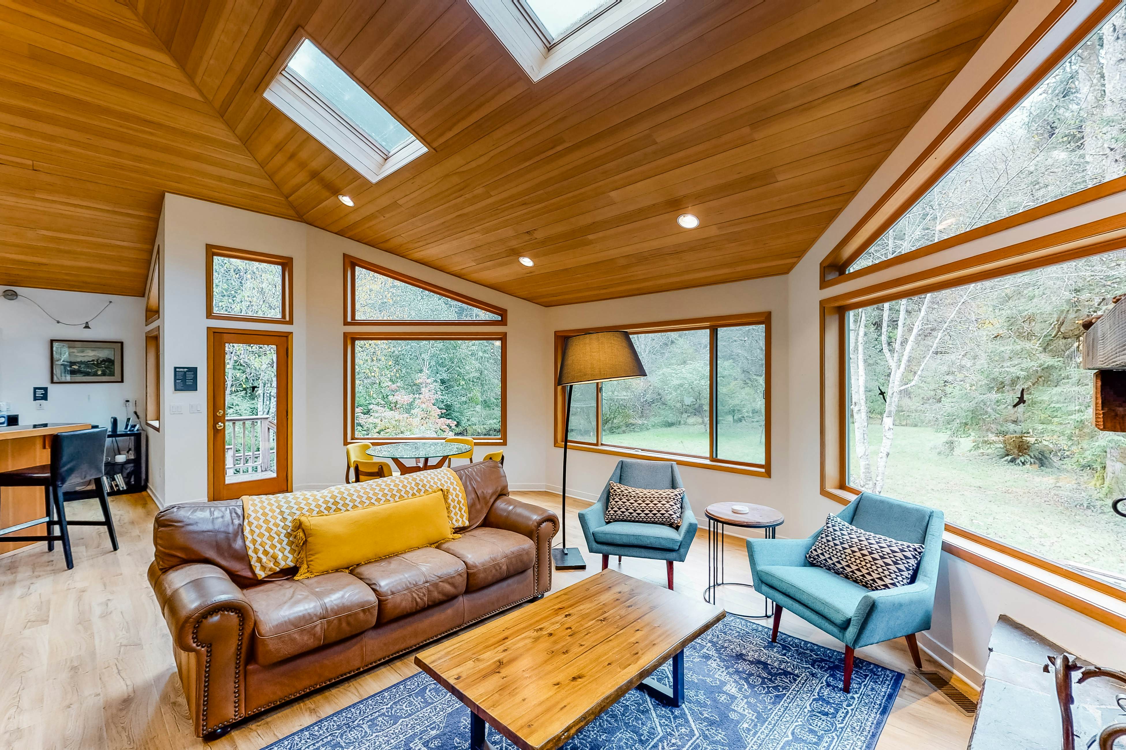 Luxury Riverfront Home with Several Acres Hot Tub and Swimming Holes Dogs OK