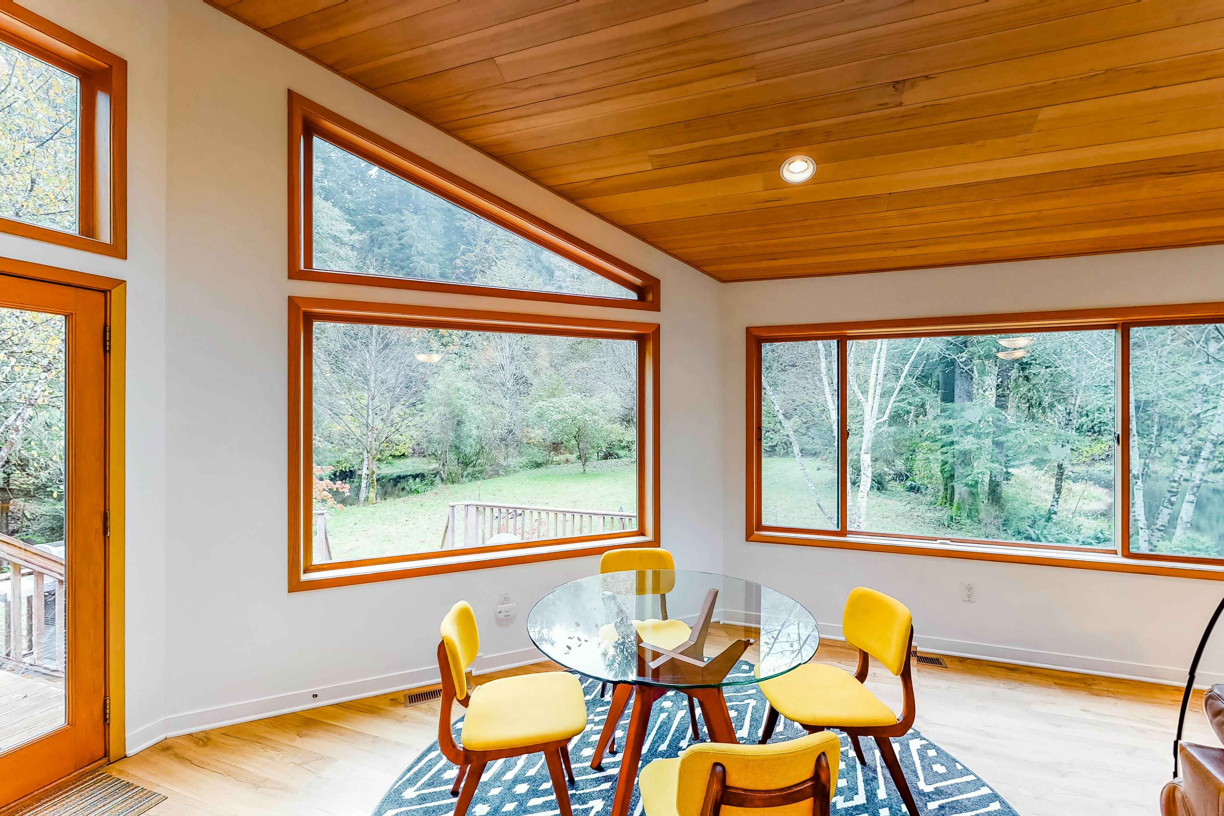 Luxury Riverfront Home with Several Acres Hot Tub and Swimming Holes Dogs OK