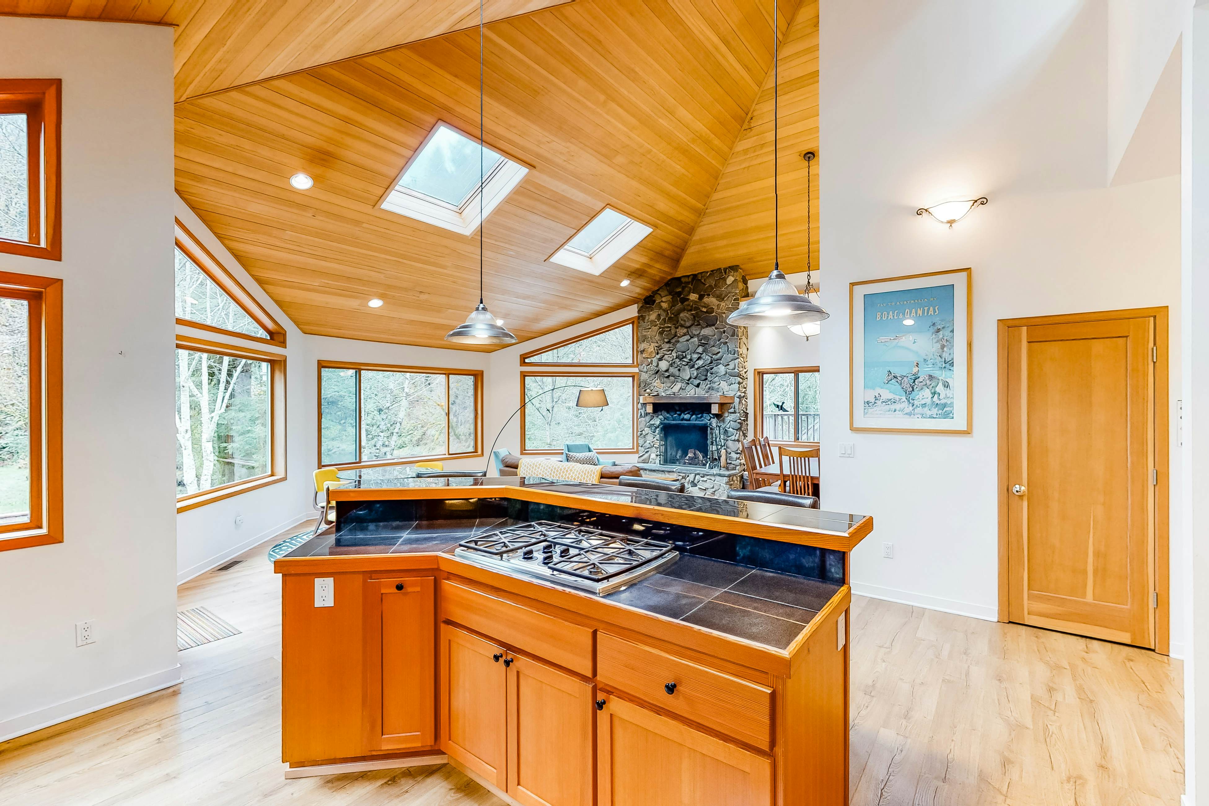 Luxury Riverfront Home with Several Acres Hot Tub and Swimming Holes Dogs OK