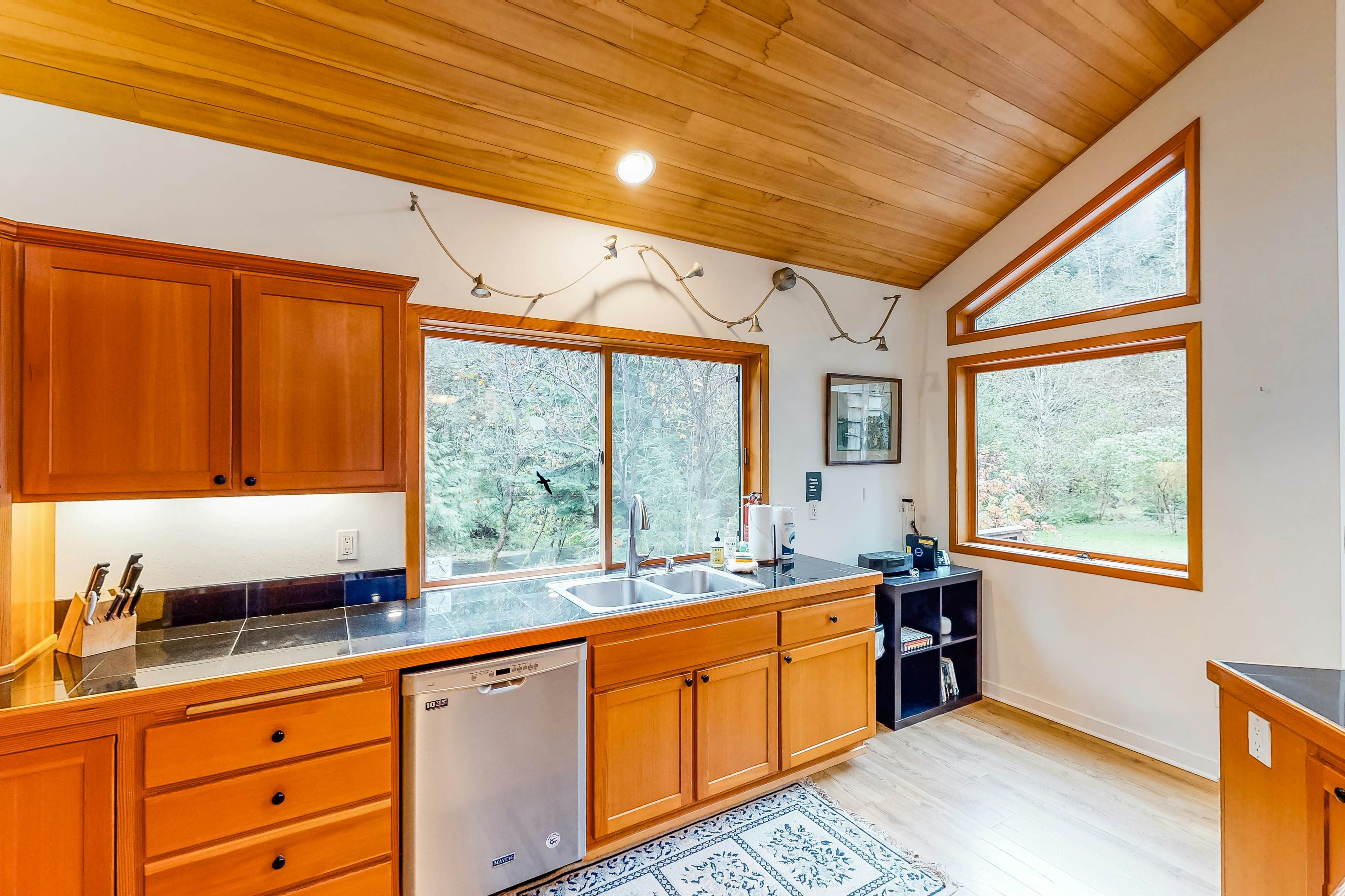 Luxury Riverfront Home with Several Acres Hot Tub and Swimming Holes Dogs OK