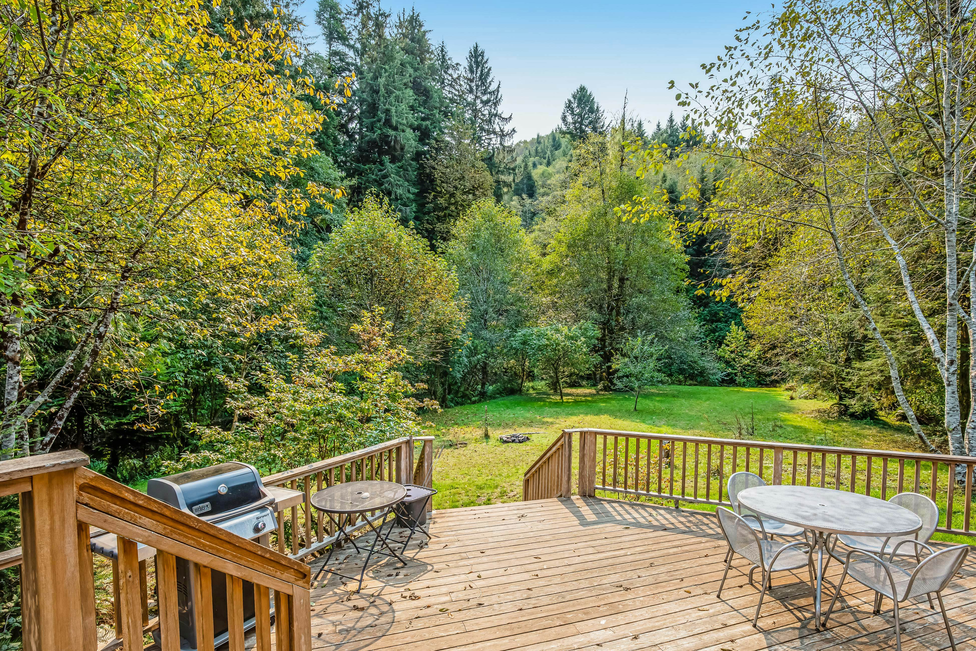 Luxury Riverfront Home with Several Acres Hot Tub and Swimming Holes Dogs OK