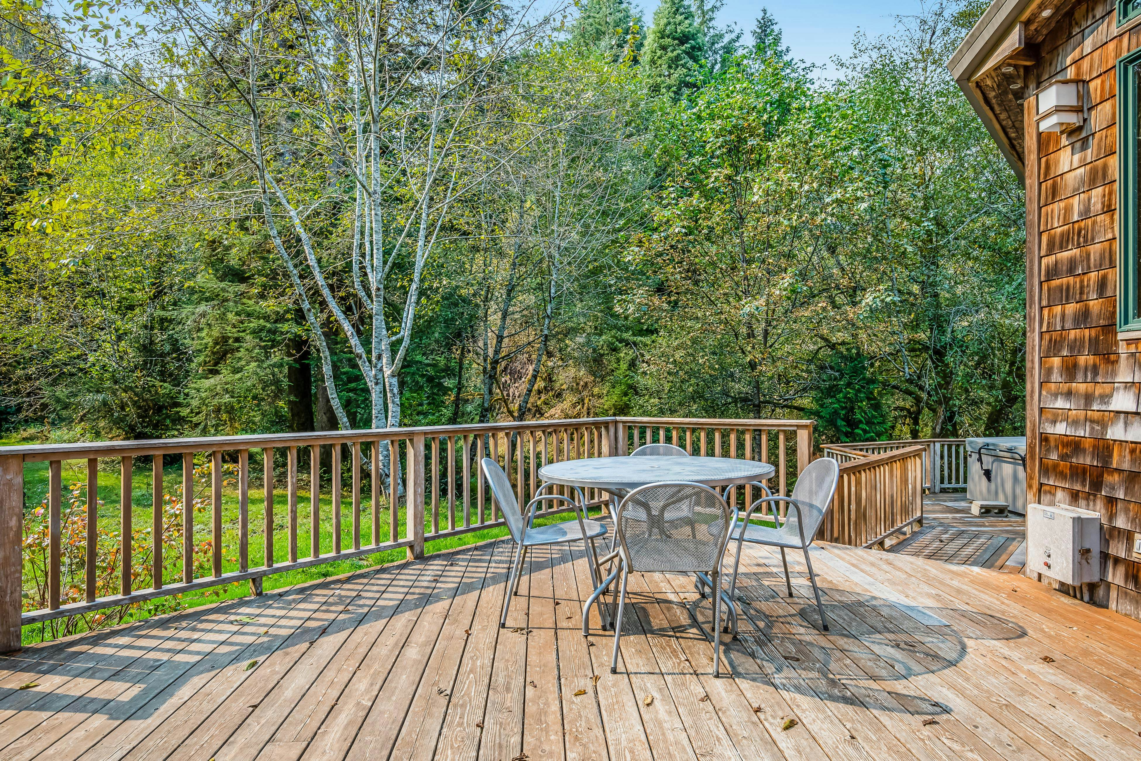 Luxury Riverfront Home with Several Acres Hot Tub and Swimming Holes Dogs OK