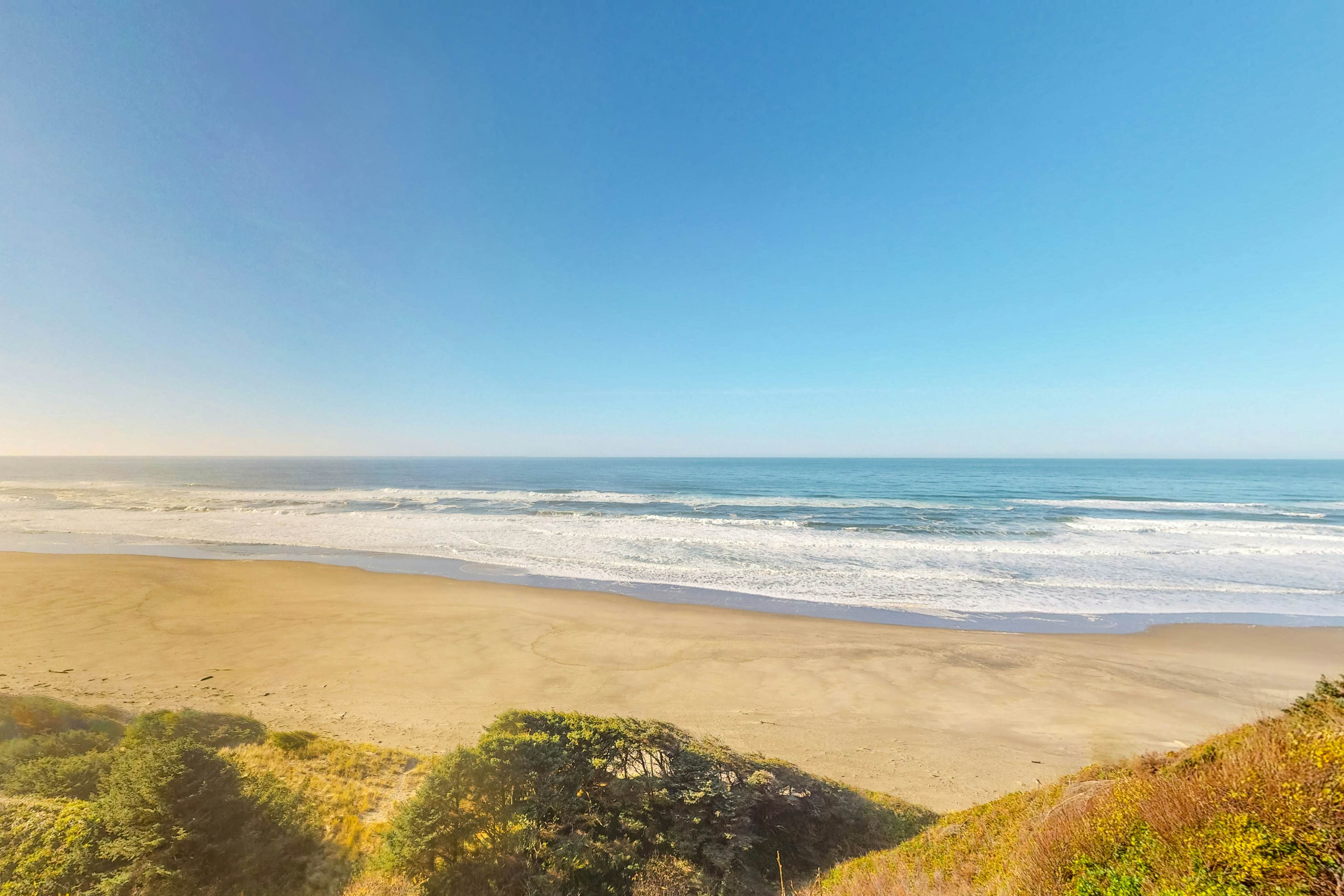 Dog Friendly Oceanfront House with Stunning Views Multi Level Deck and Fireplace