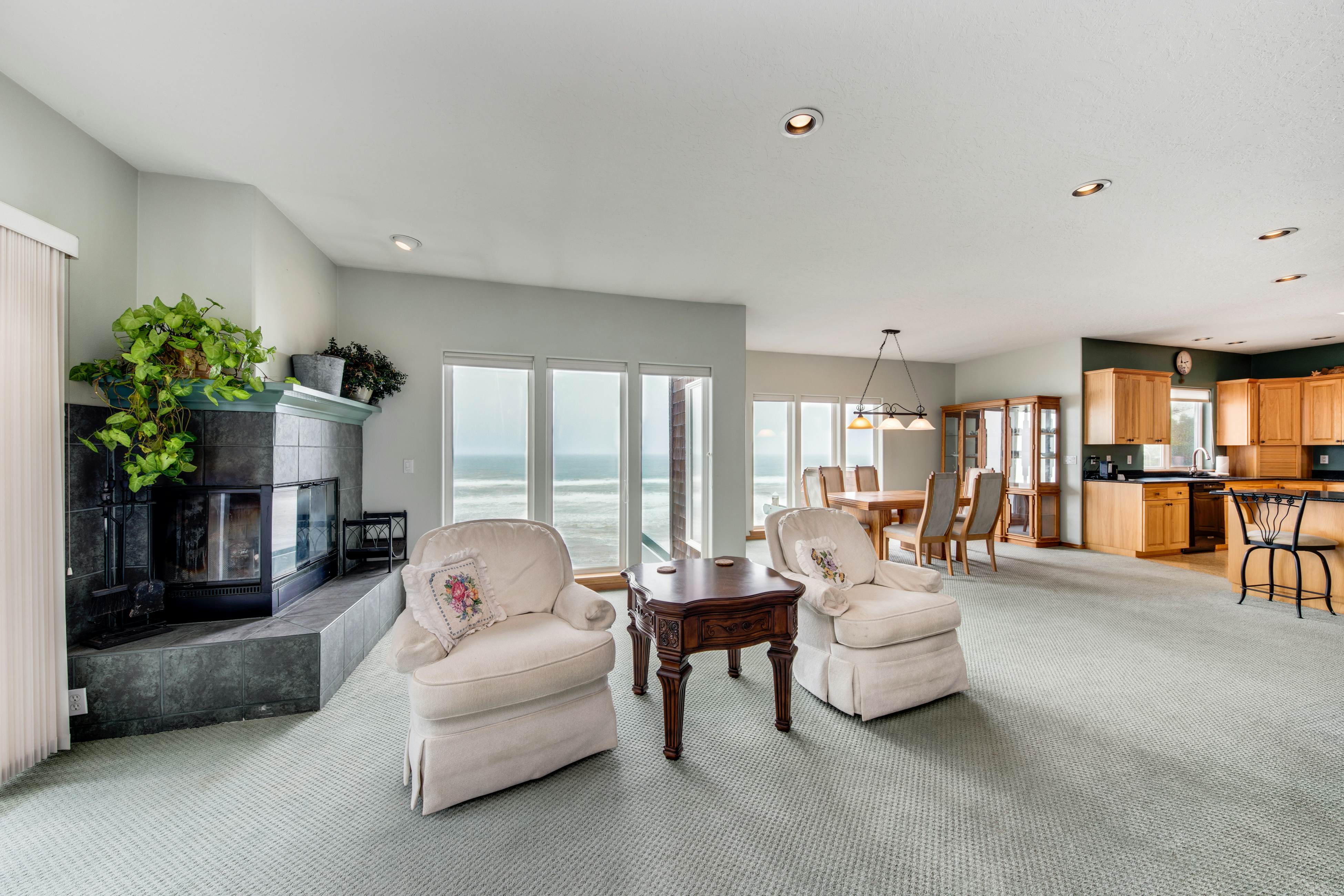 Dog Friendly Oceanfront House with Stunning Views Multi Level Deck and Fireplace