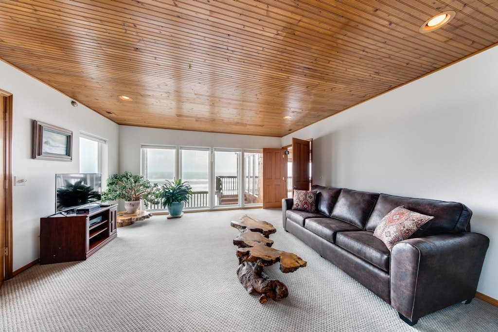 Dog Friendly Oceanfront House with Stunning Views Multi Level Deck and Fireplace