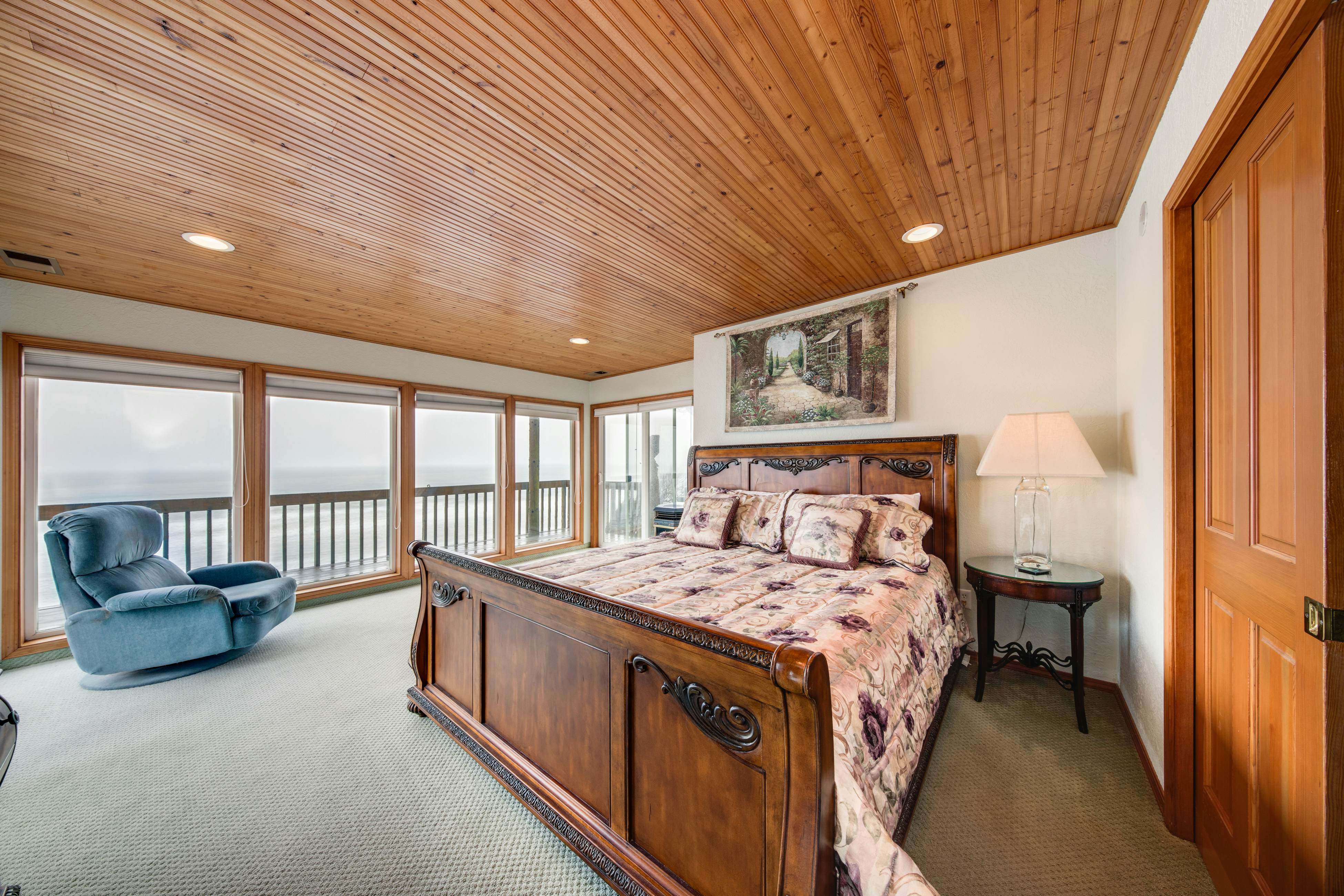 Dog Friendly Oceanfront House with Stunning Views Multi Level Deck and Fireplace