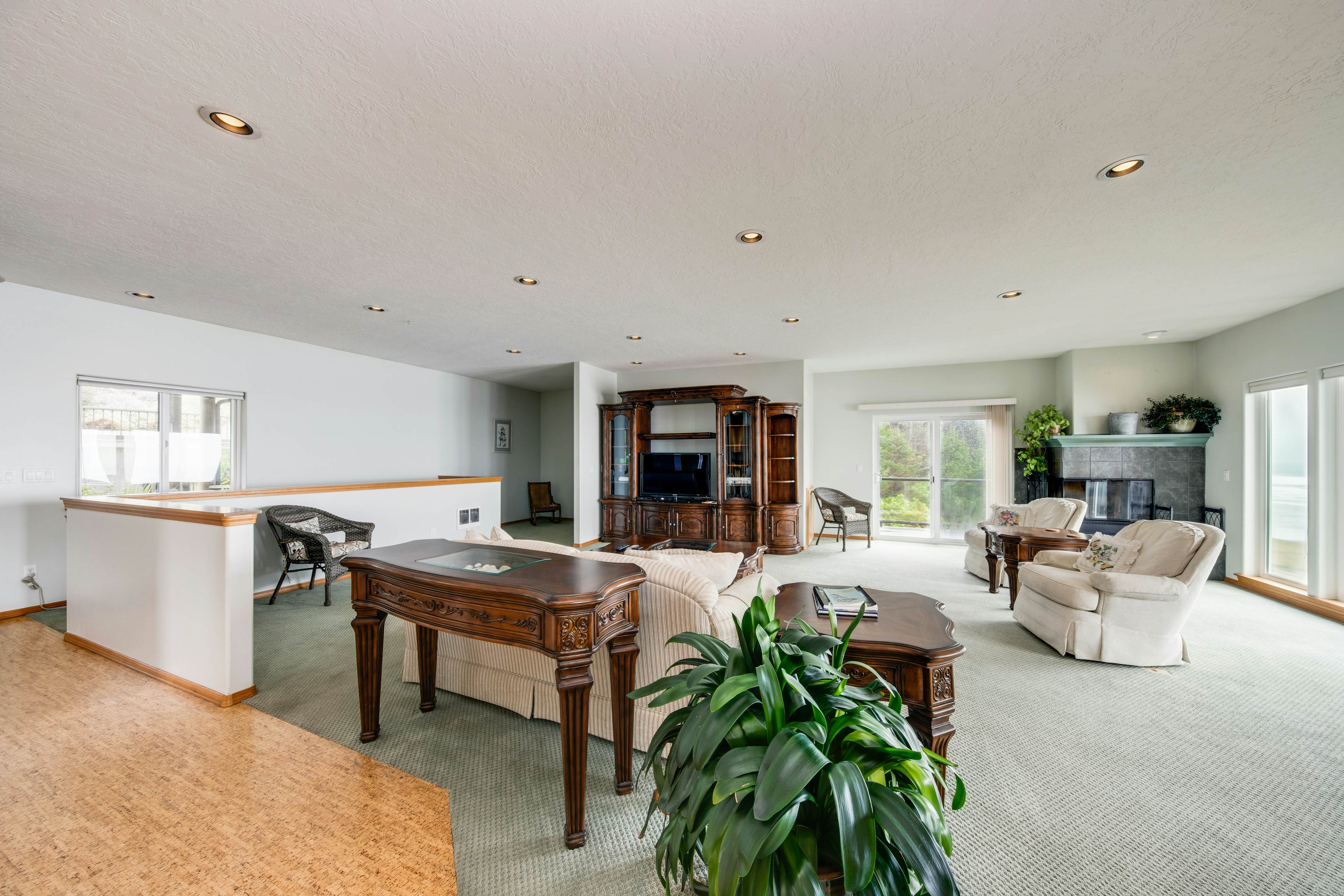 Dog Friendly Oceanfront House with Stunning Views Multi Level Deck and Fireplace