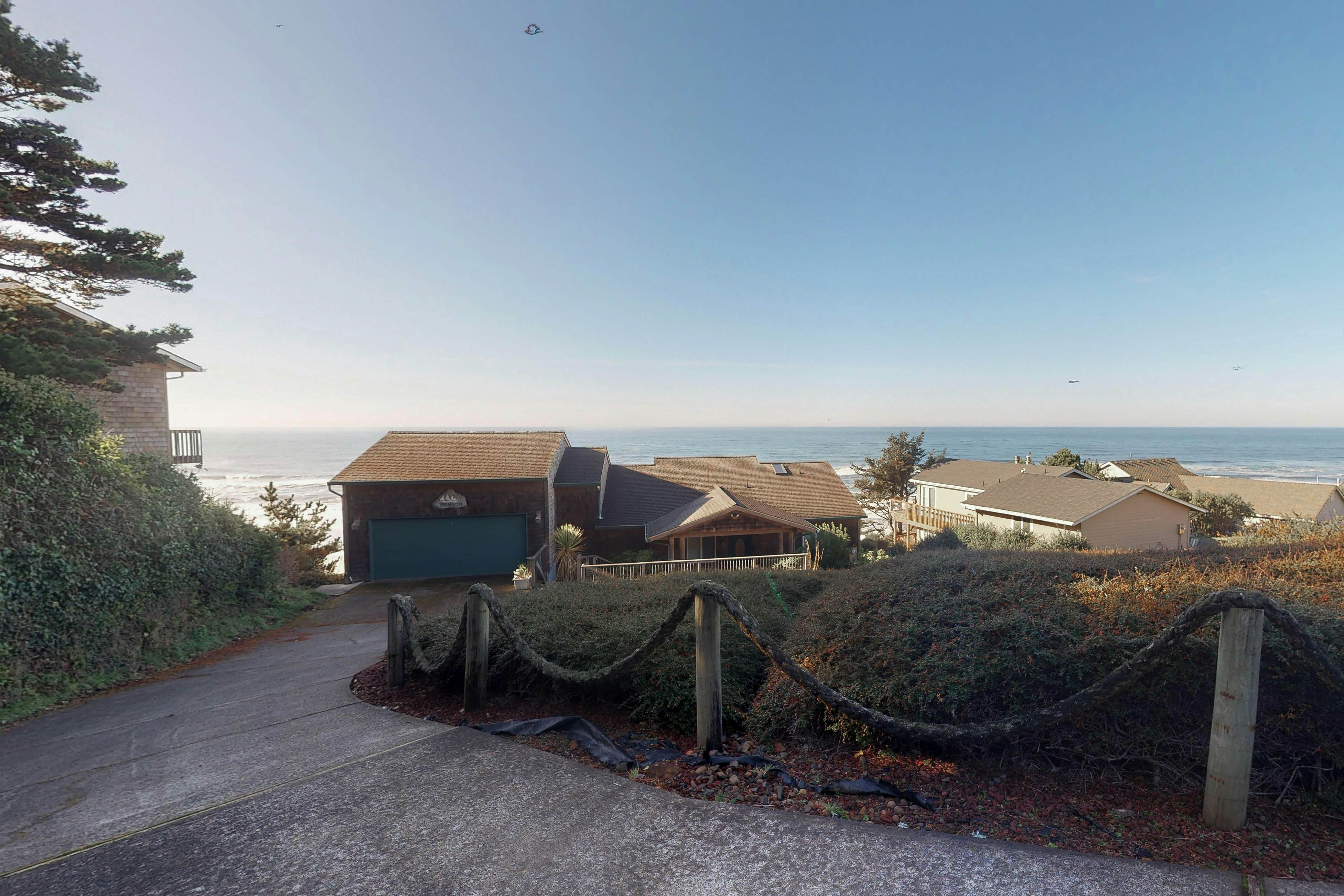 Dog Friendly Oceanfront House with Stunning Views Multi Level Deck and Fireplace