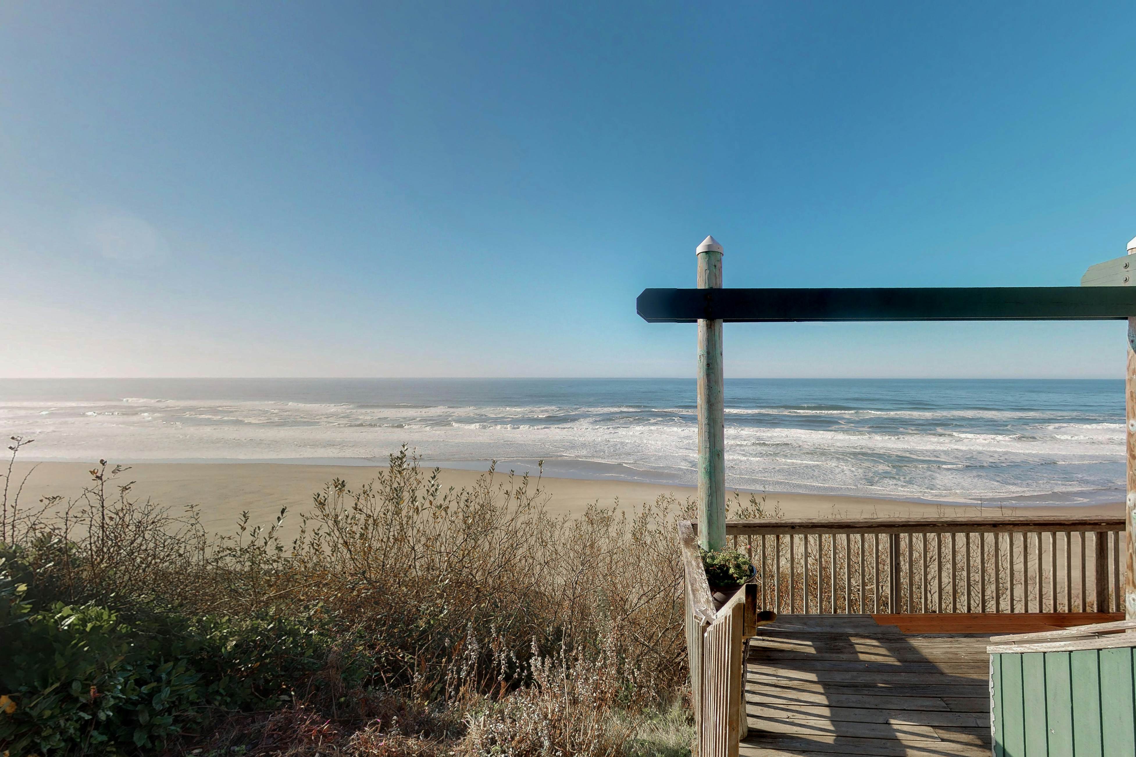 Dog Friendly Oceanfront House with Stunning Views Multi Level Deck and Fireplace
