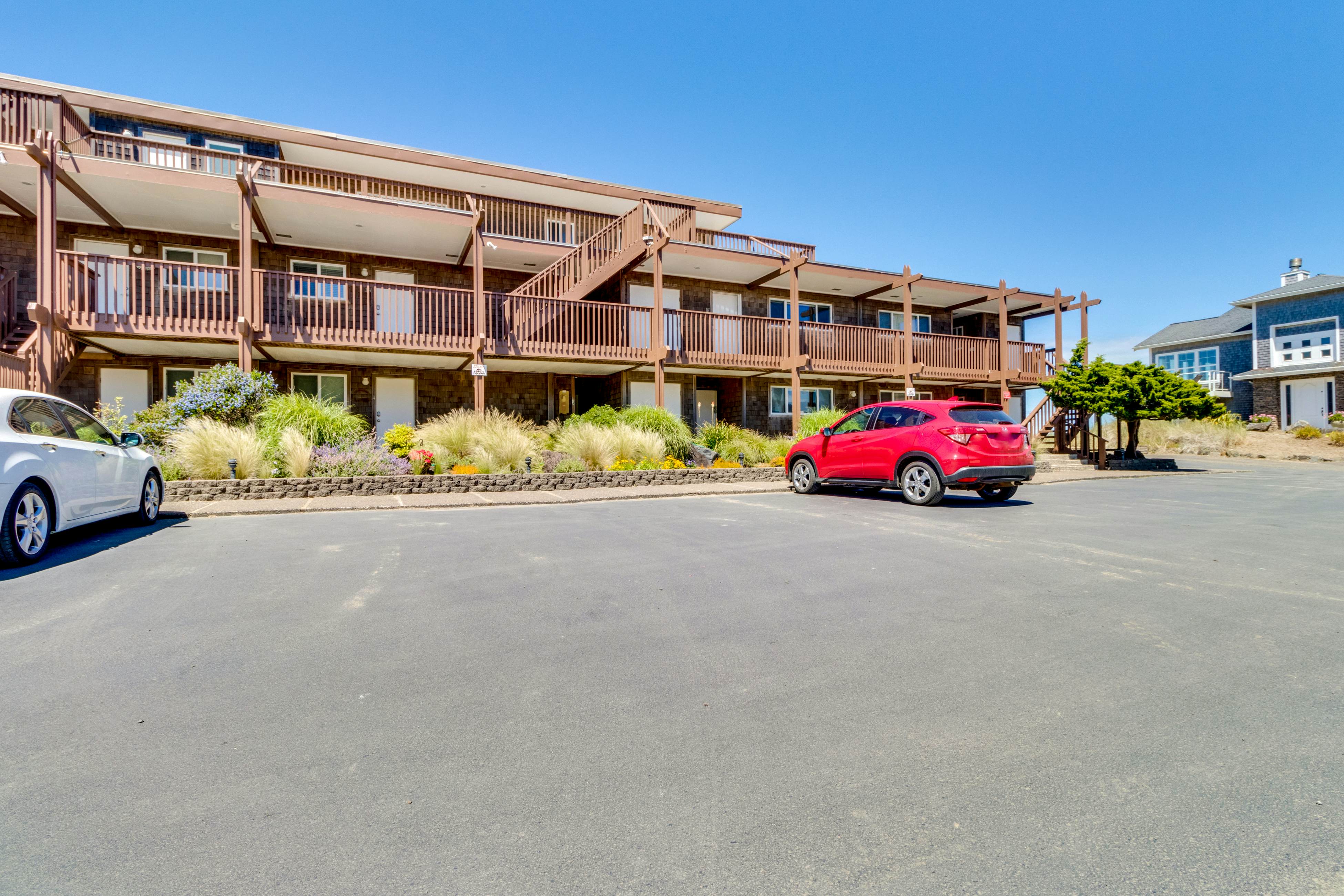Dog-Friendly Oceanfront Condo with Sweeping Views and Beach Access