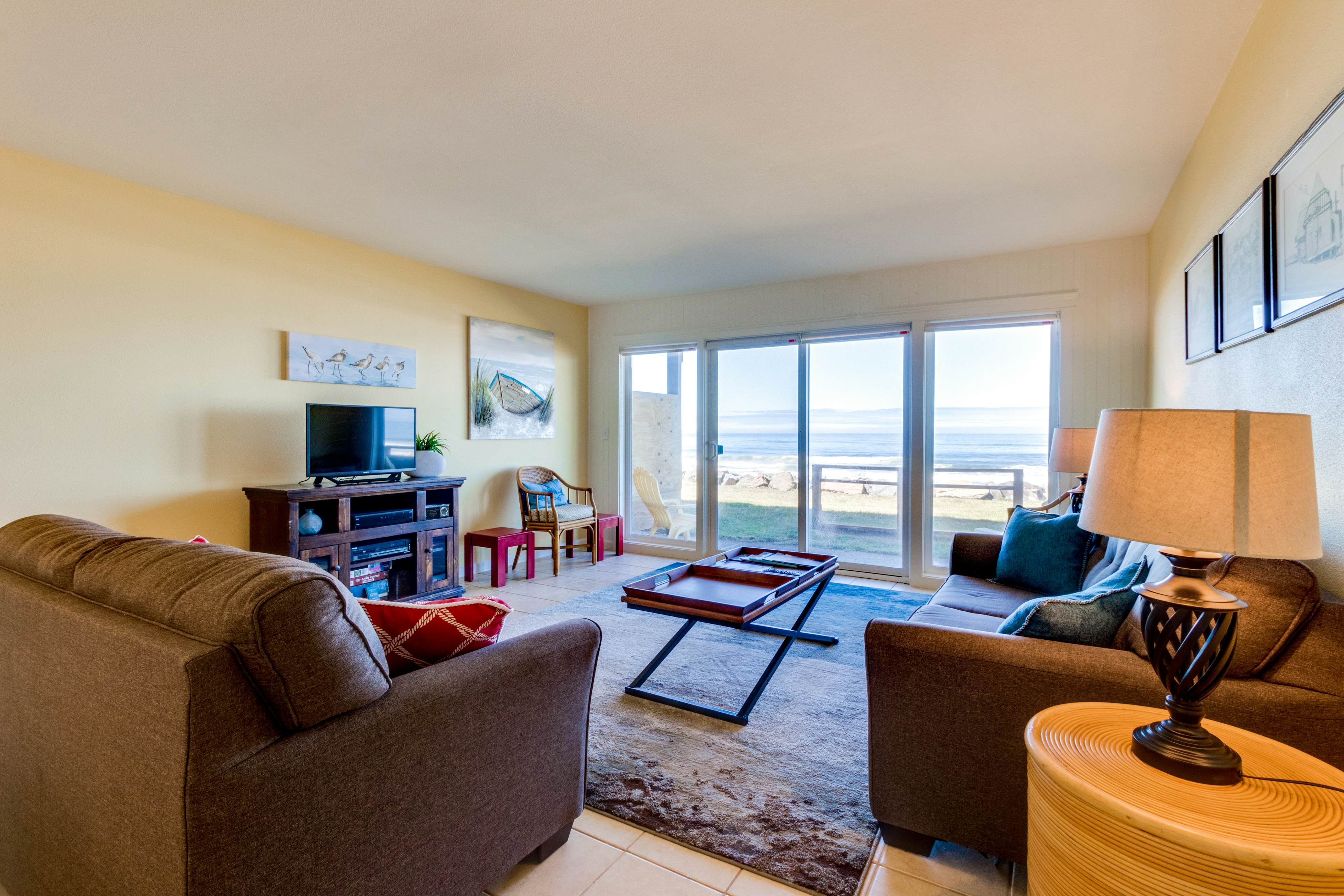 Dog-Friendly Oceanfront Condo with Sweeping Views and Beach Access