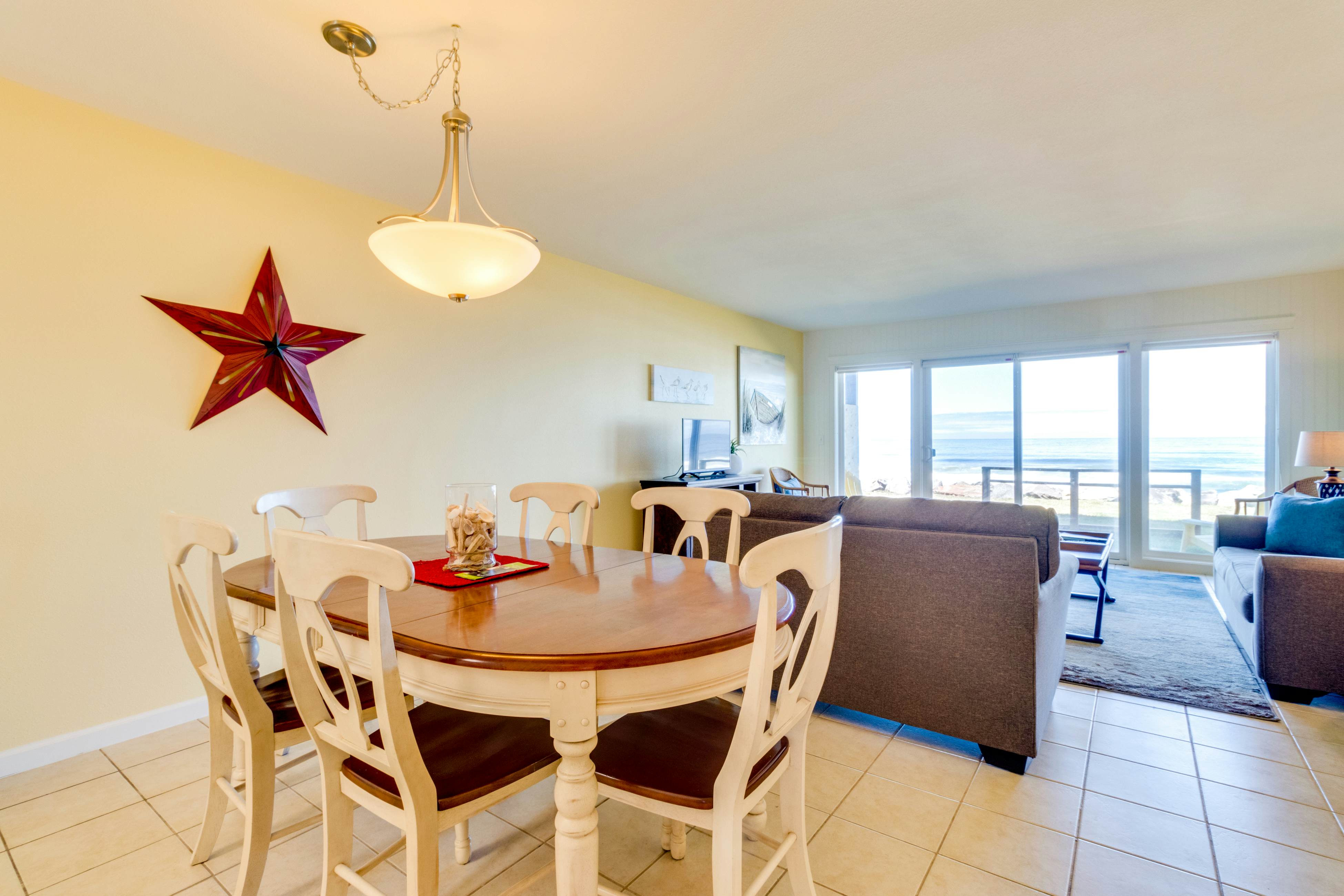 Dog-Friendly Oceanfront Condo with Sweeping Views and Beach Access