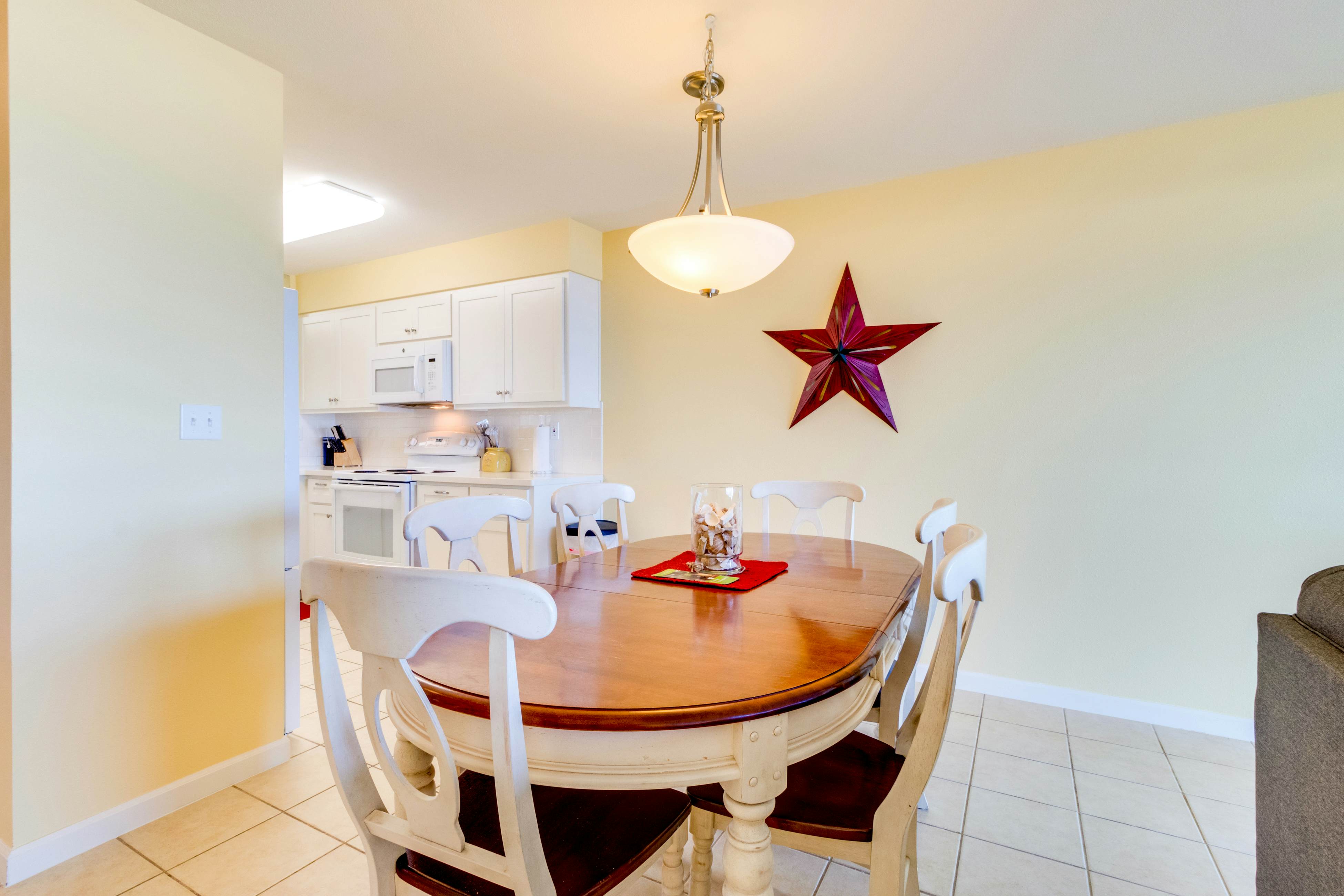 Dog-Friendly Oceanfront Condo with Sweeping Views and Beach Access