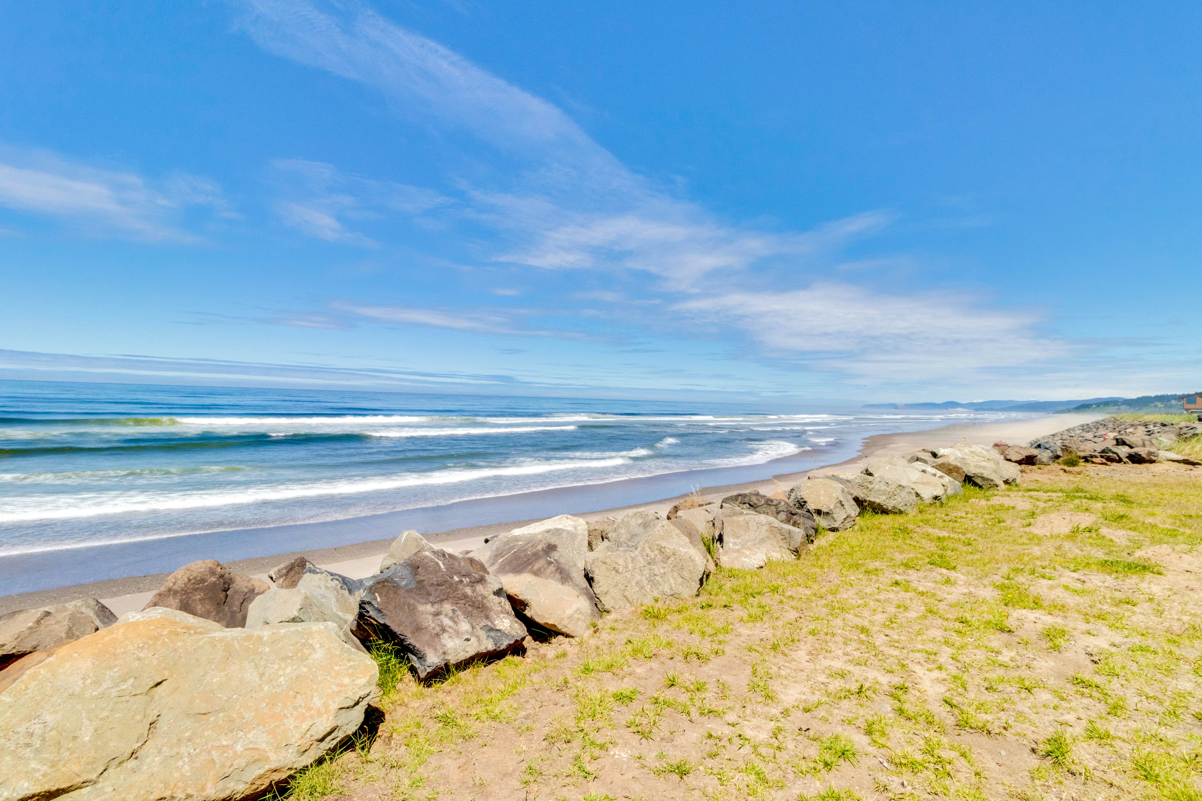 Dog-Friendly Oceanfront Condo with Sweeping Views and Beach Access