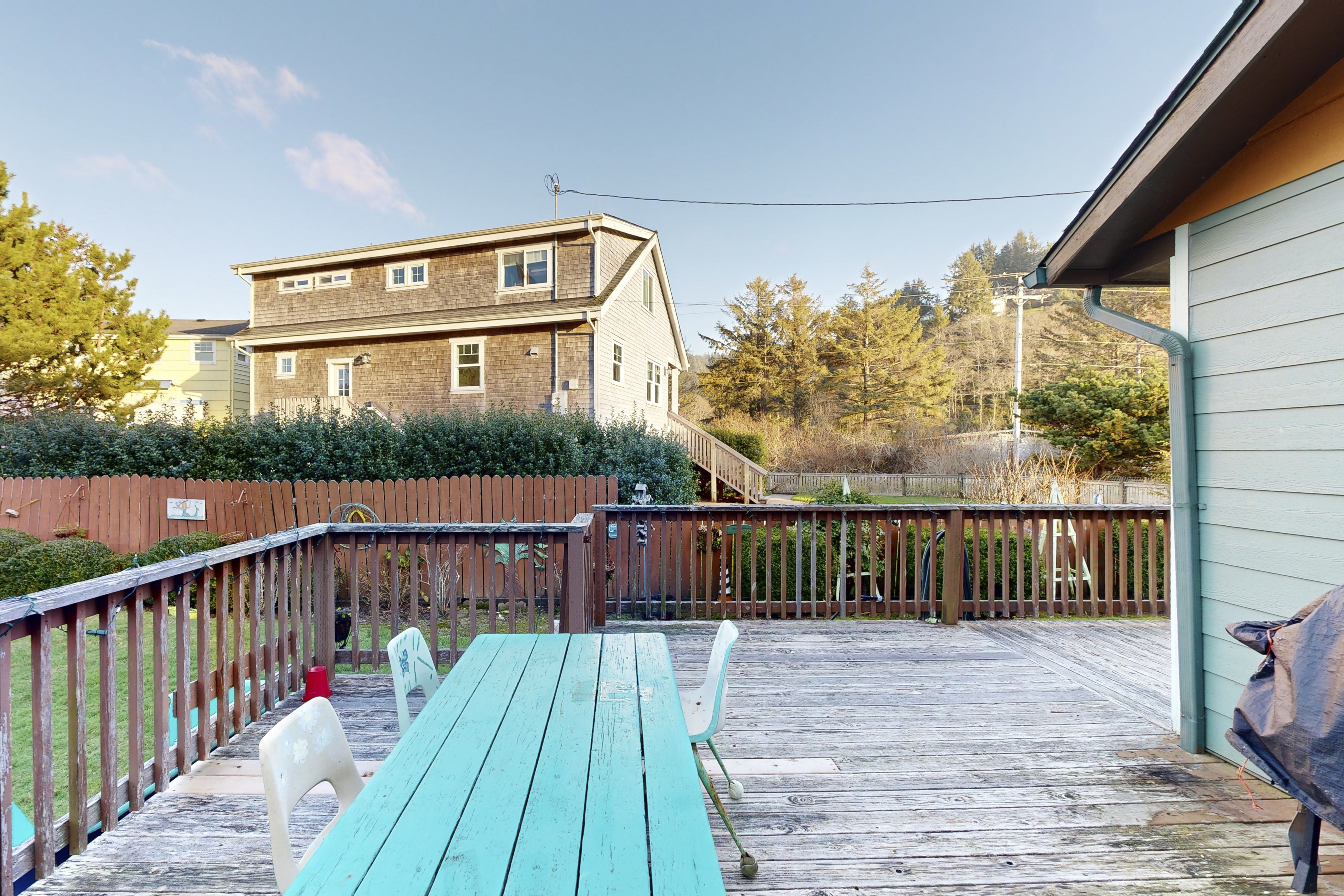 Charming Vintage House with Tranquil Garden Just Two Blocks to the Beach