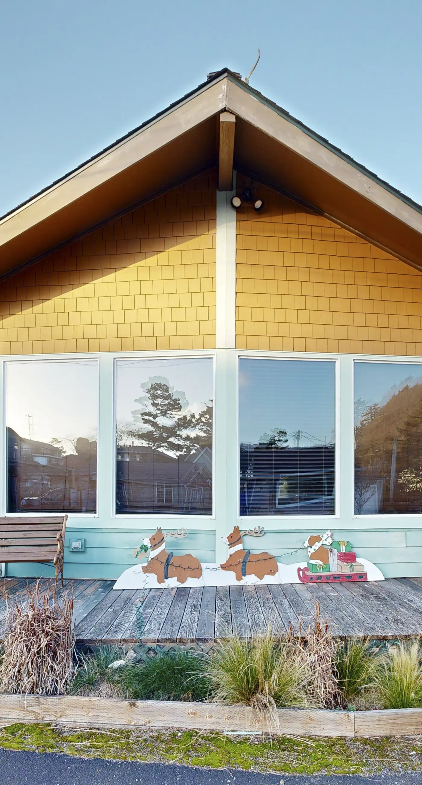 Two Blocks to Beach Vintage House with Tranquil Garden