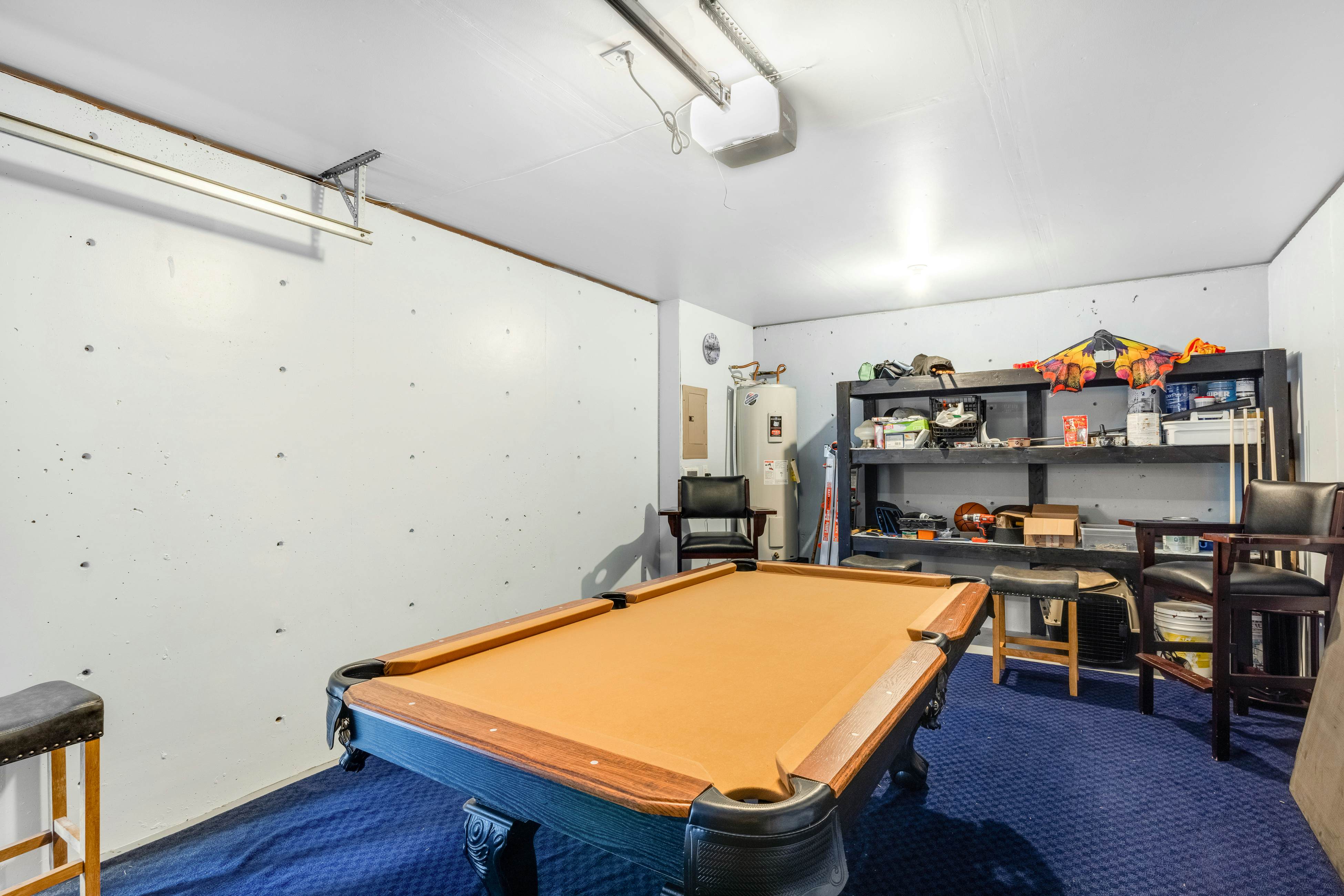 Family Home with Game Room WiFi Fireplace Private Hot Tub Walk to Beach