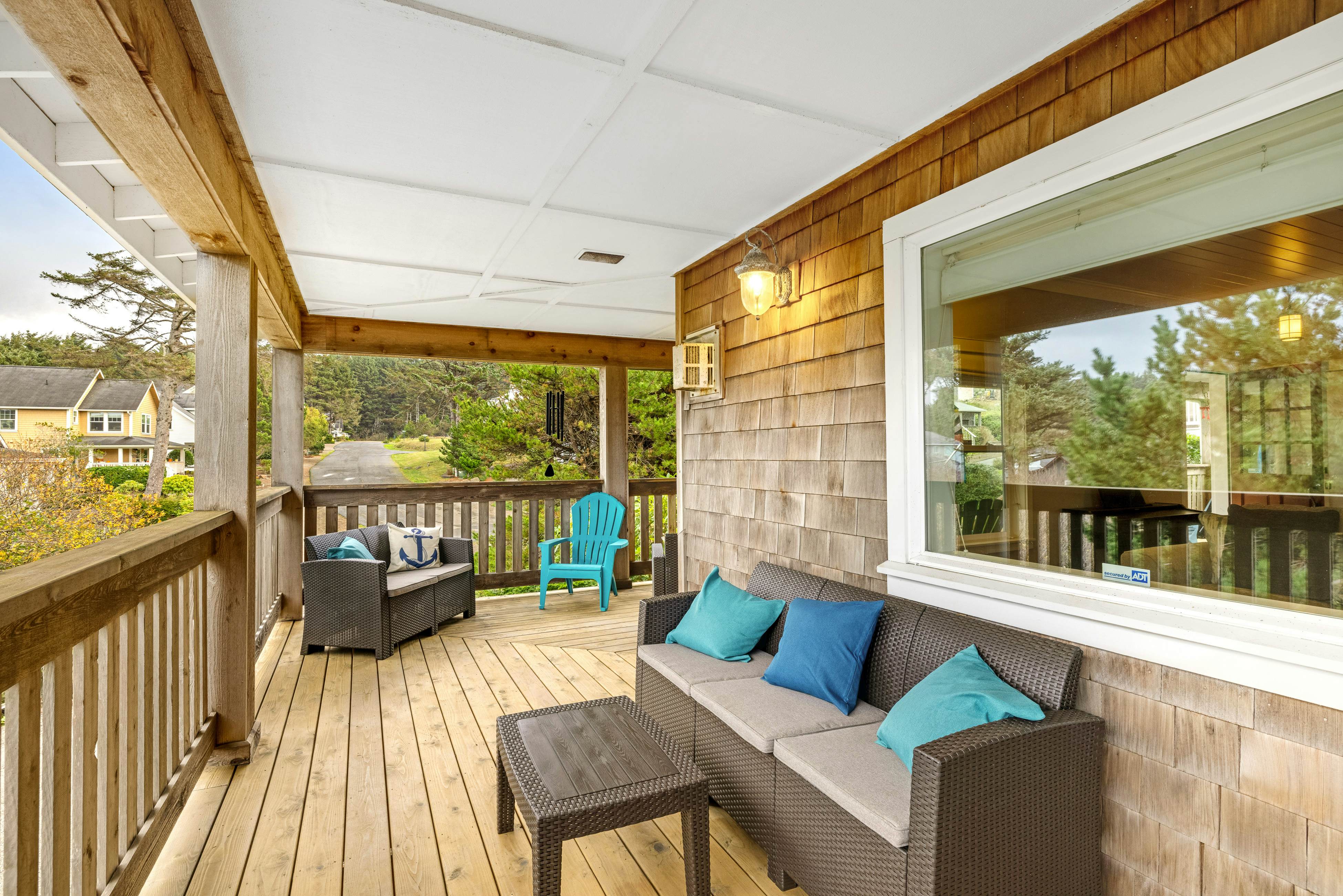 Family Home with Game Room WiFi Fireplace Private Hot Tub Walk to Beach