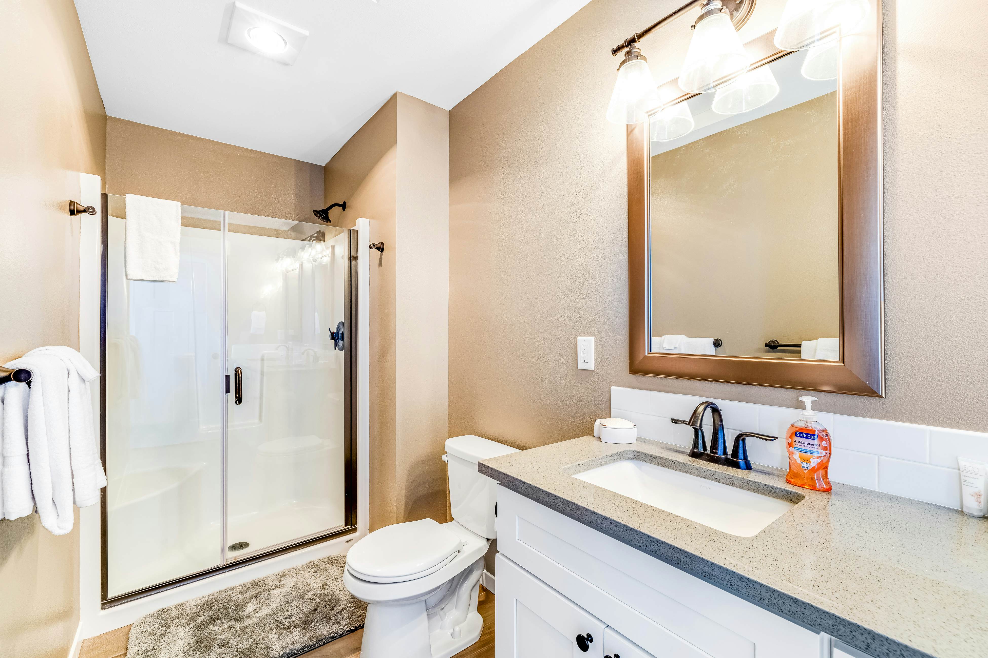 Coastal Oasis Near the Beach & Town W/ Private Hot Tub, Fast WiFi & Ocean Views