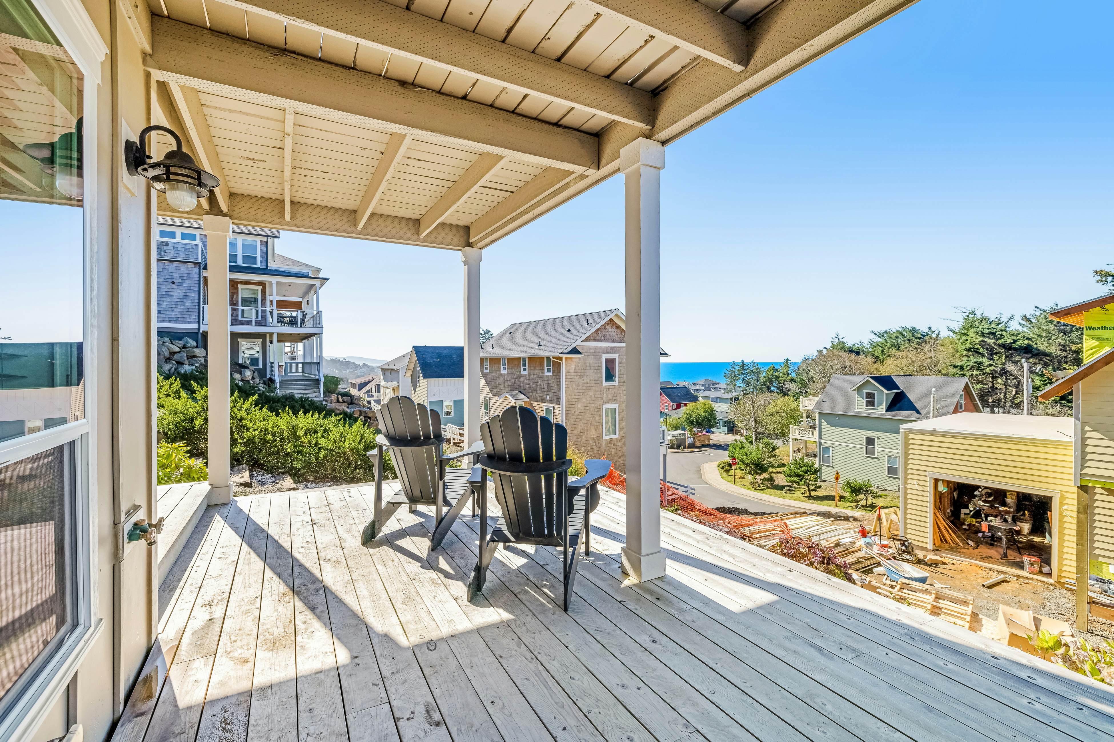 Coastal Oasis Near the Beach & Town W/ Private Hot Tub, Fast WiFi & Ocean Views