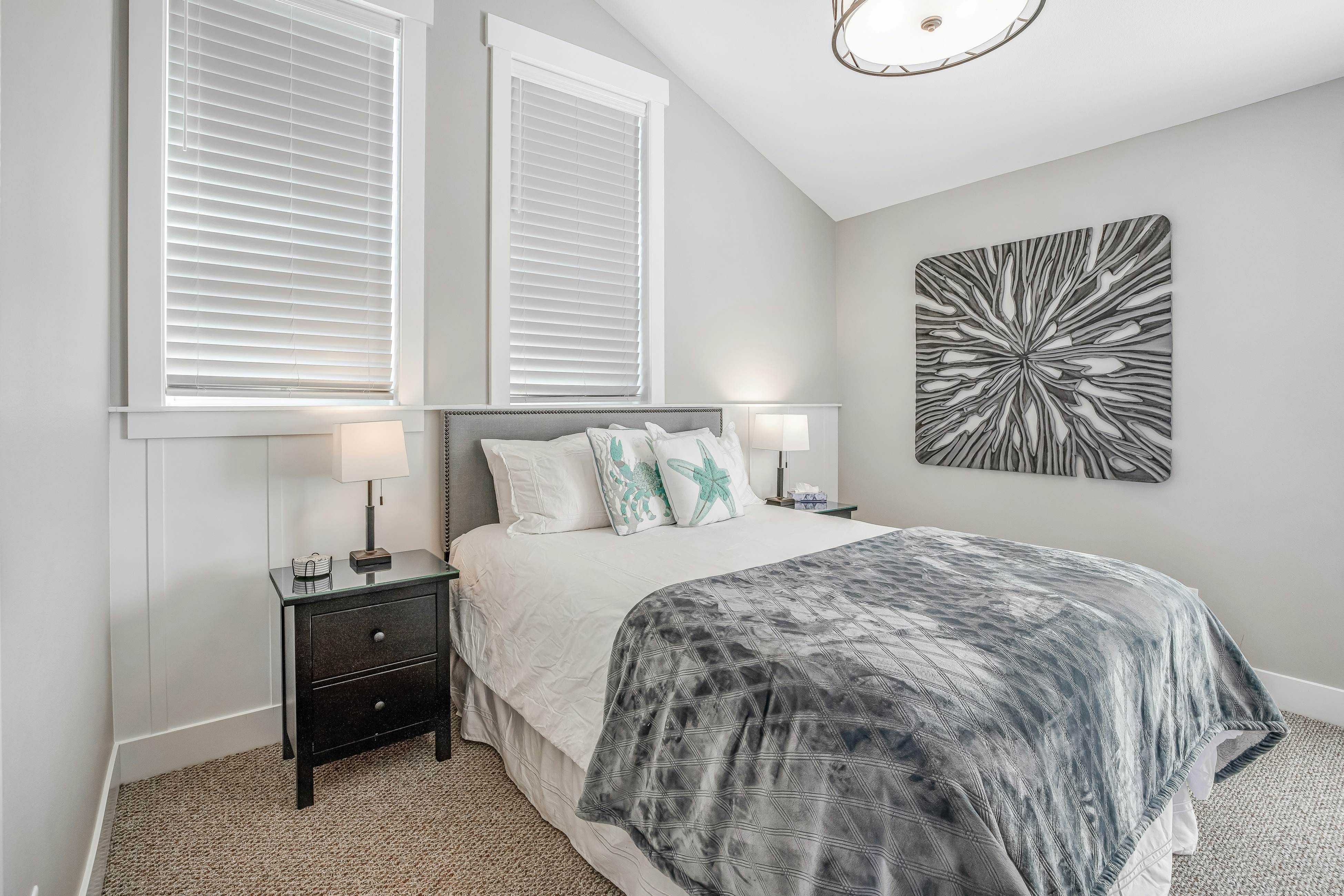 Gorgeous Ocean View Home w/ Private Hot Tub, Fast WiFi, Gas Fireplaces, and W/D