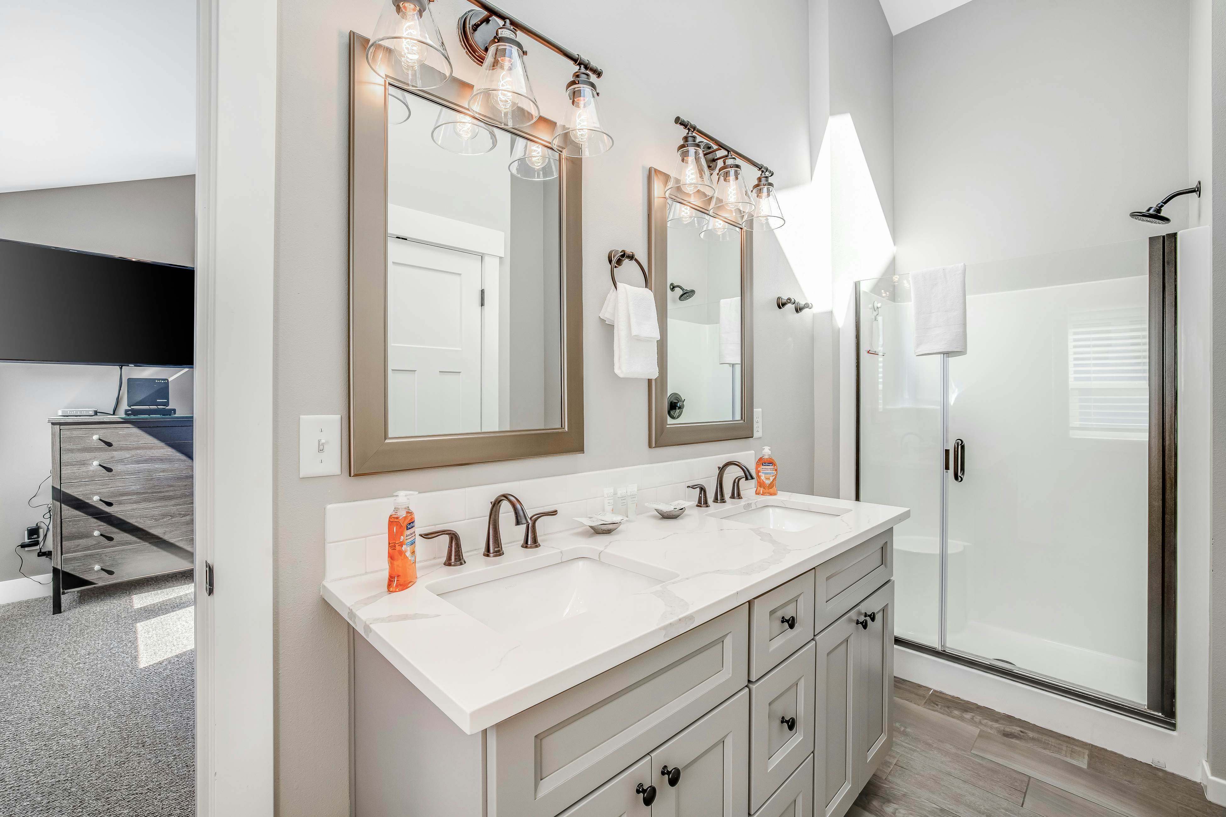 Gorgeous Ocean View Home w/ Private Hot Tub, Fast WiFi, Gas Fireplaces, and W/D