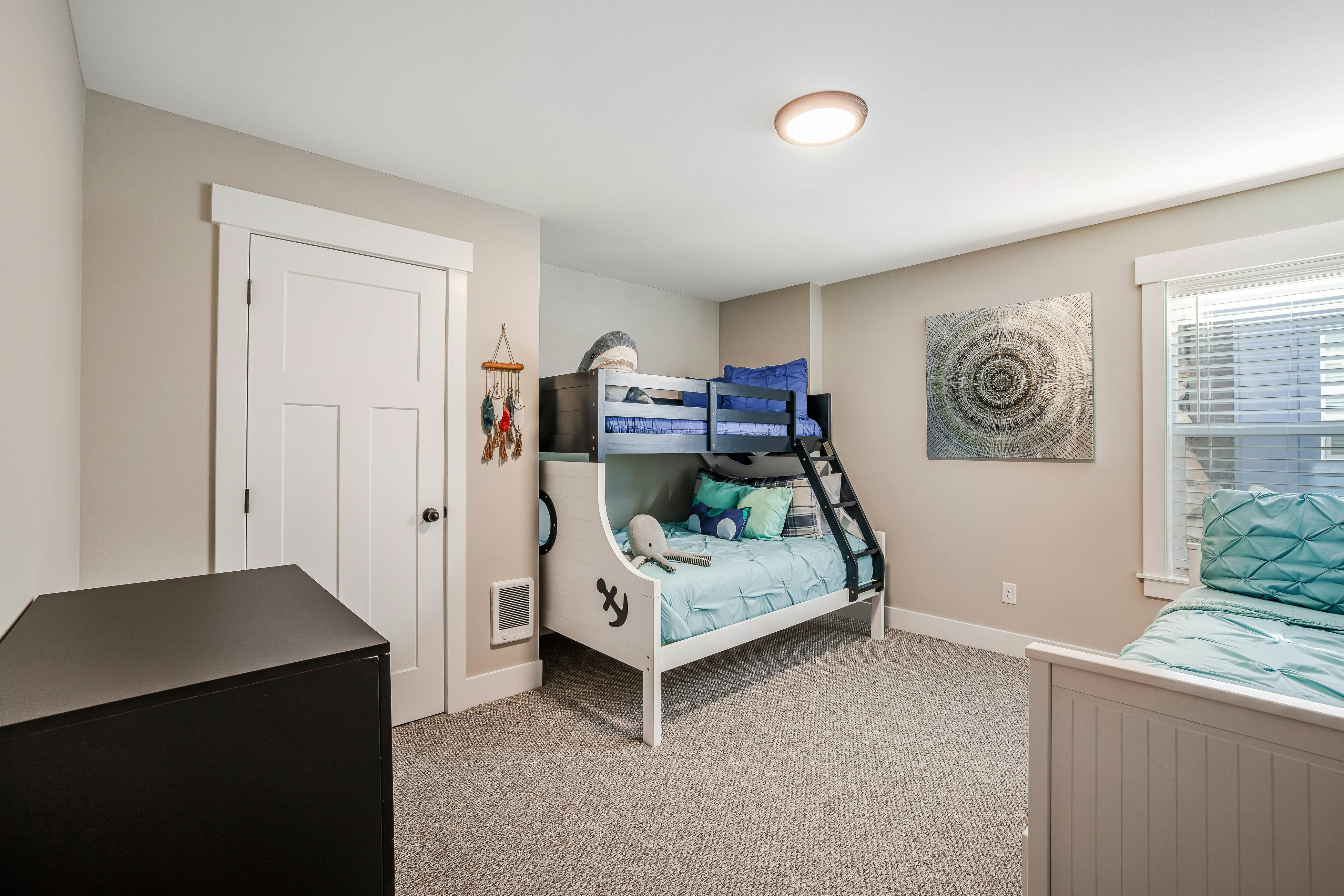 Gorgeous Ocean View Home w/ Private Hot Tub, Fast WiFi, Gas Fireplaces, and W/D