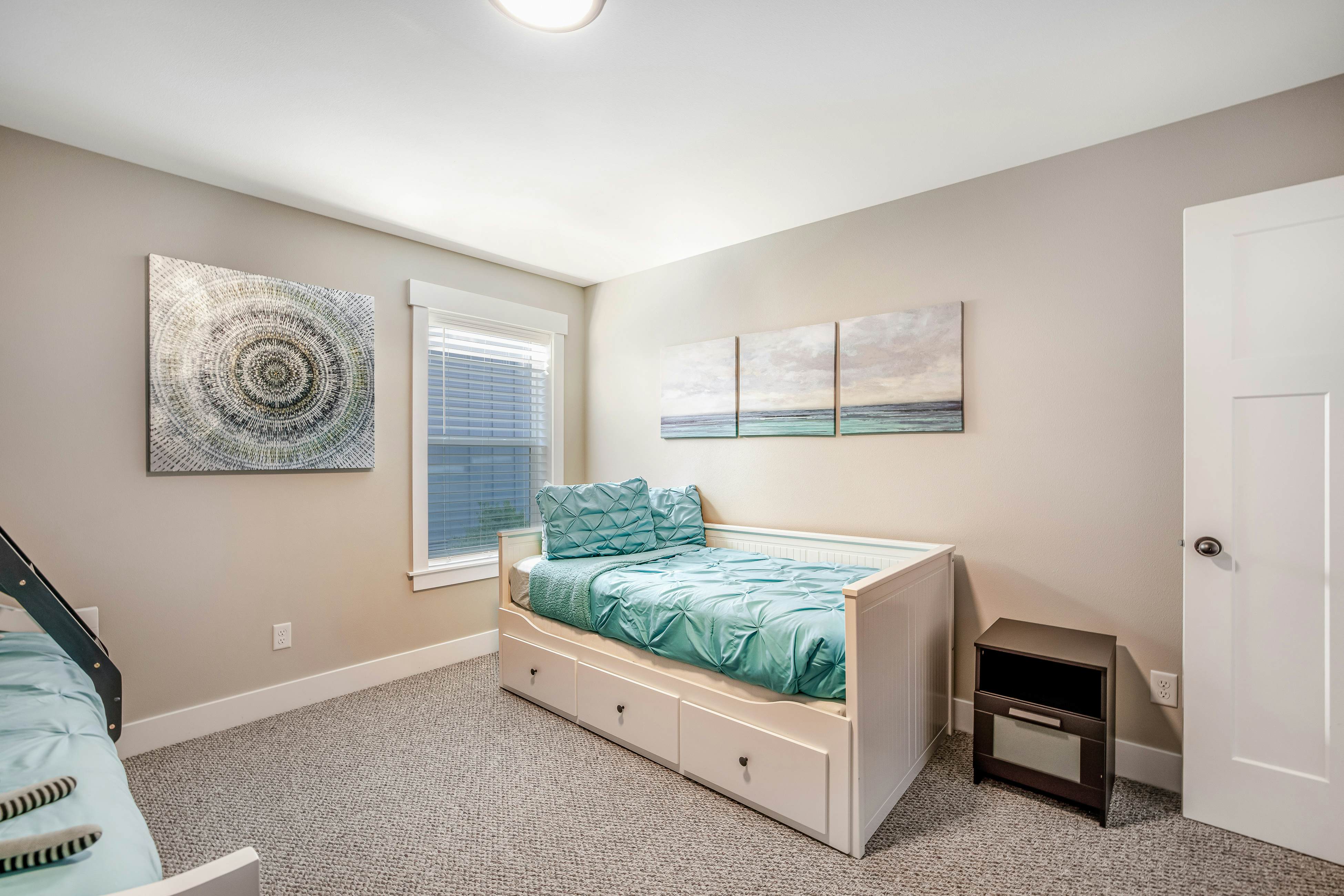 Gorgeous Ocean View Home w/ Private Hot Tub, Fast WiFi, Gas Fireplaces, and W/D