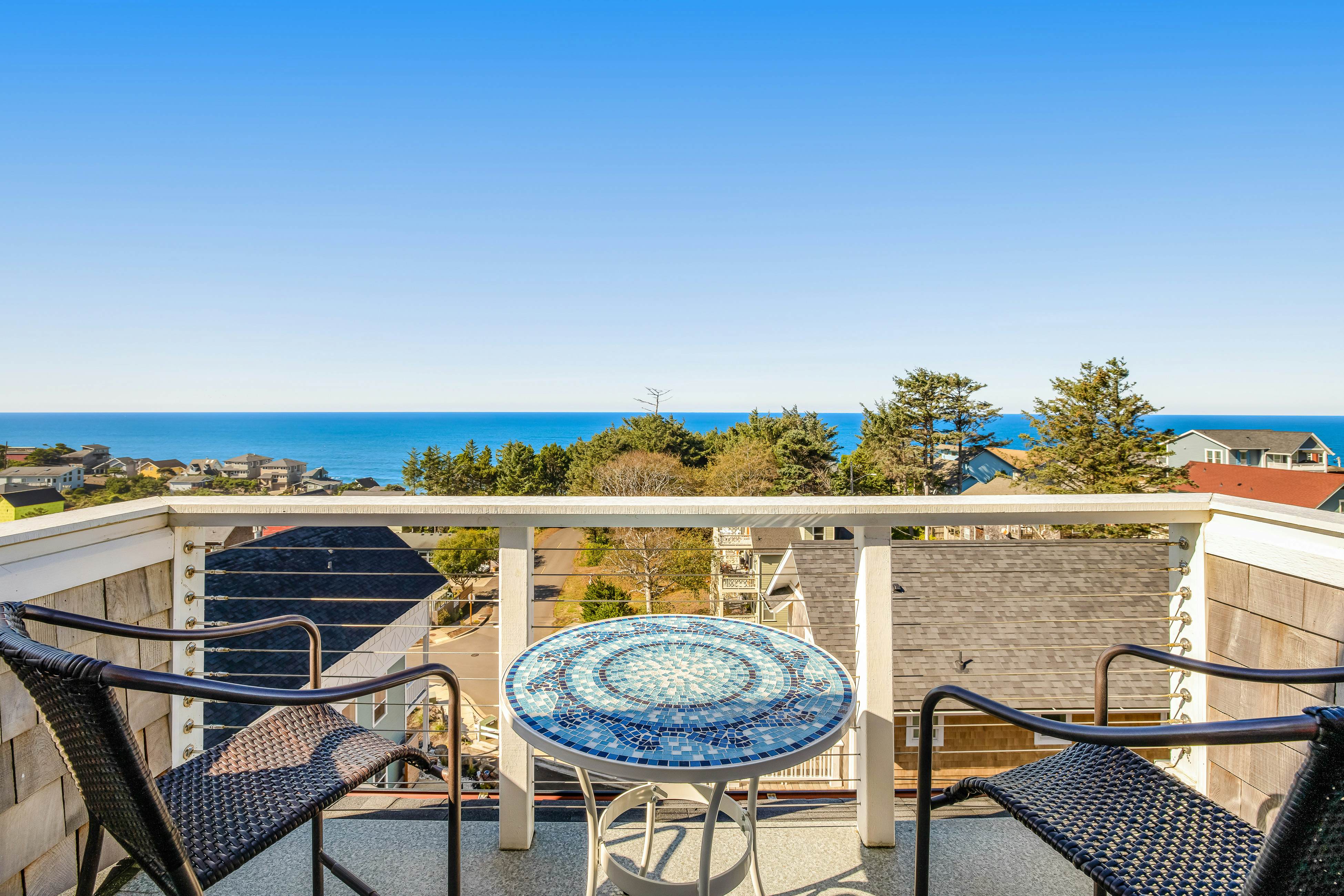 Gorgeous Ocean View Home w/ Private Hot Tub, Fast WiFi, Gas Fireplaces, and W/D