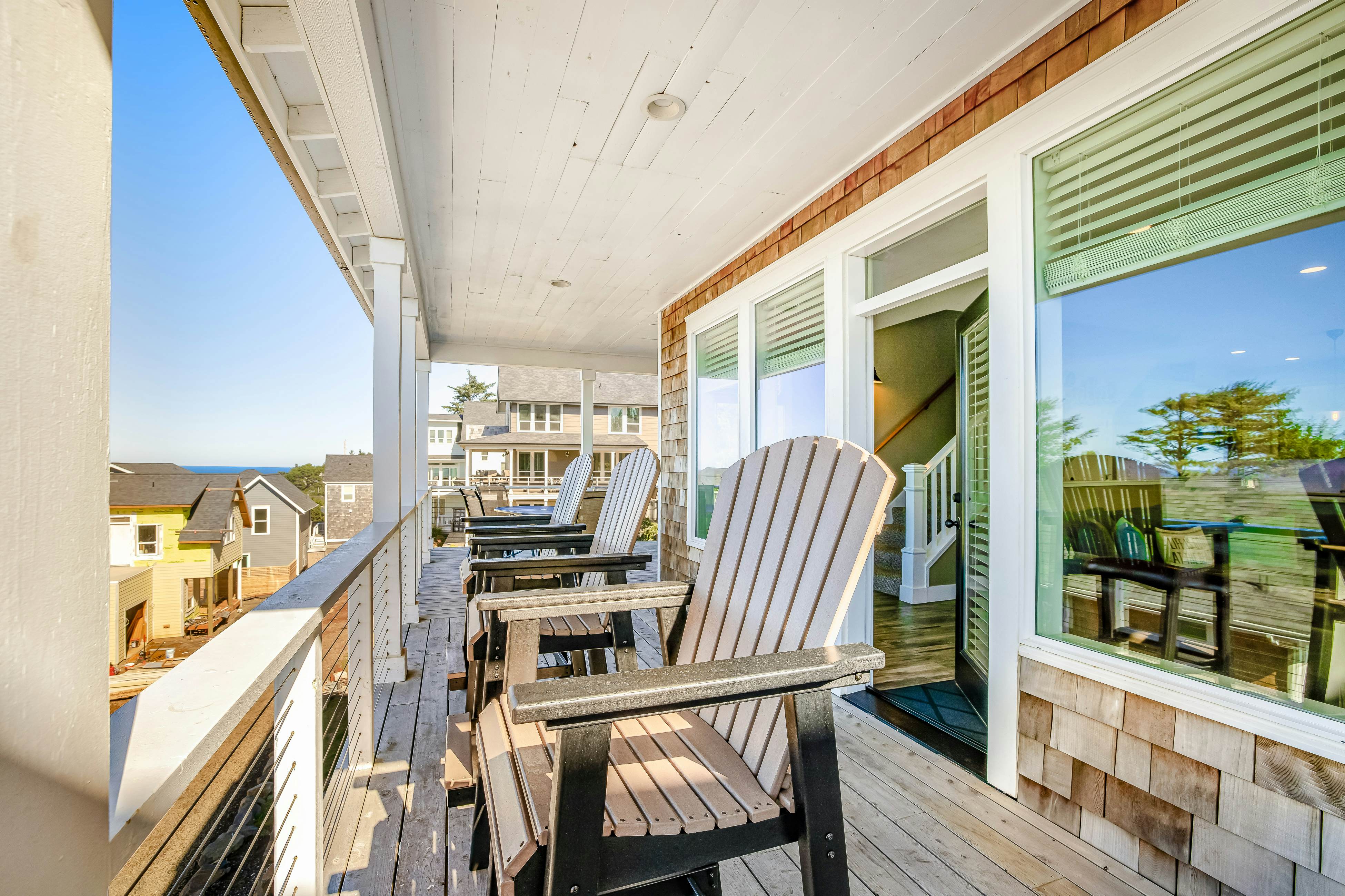 Gorgeous Ocean View Home w/ Private Hot Tub, Fast WiFi, Gas Fireplaces, and W/D