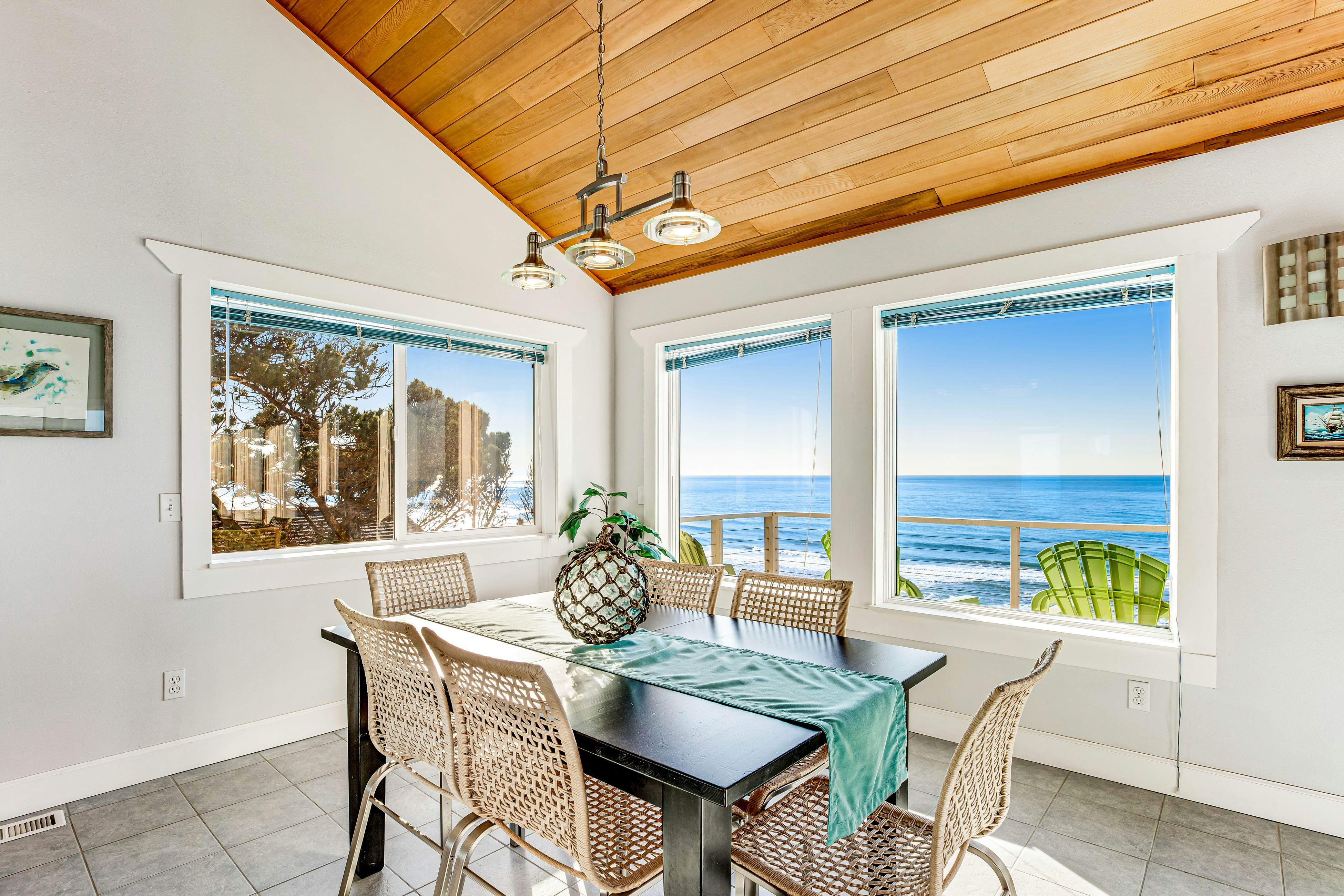 Dog-friendly oceanfront home with views, fireplace, hot tub & washer/dryer