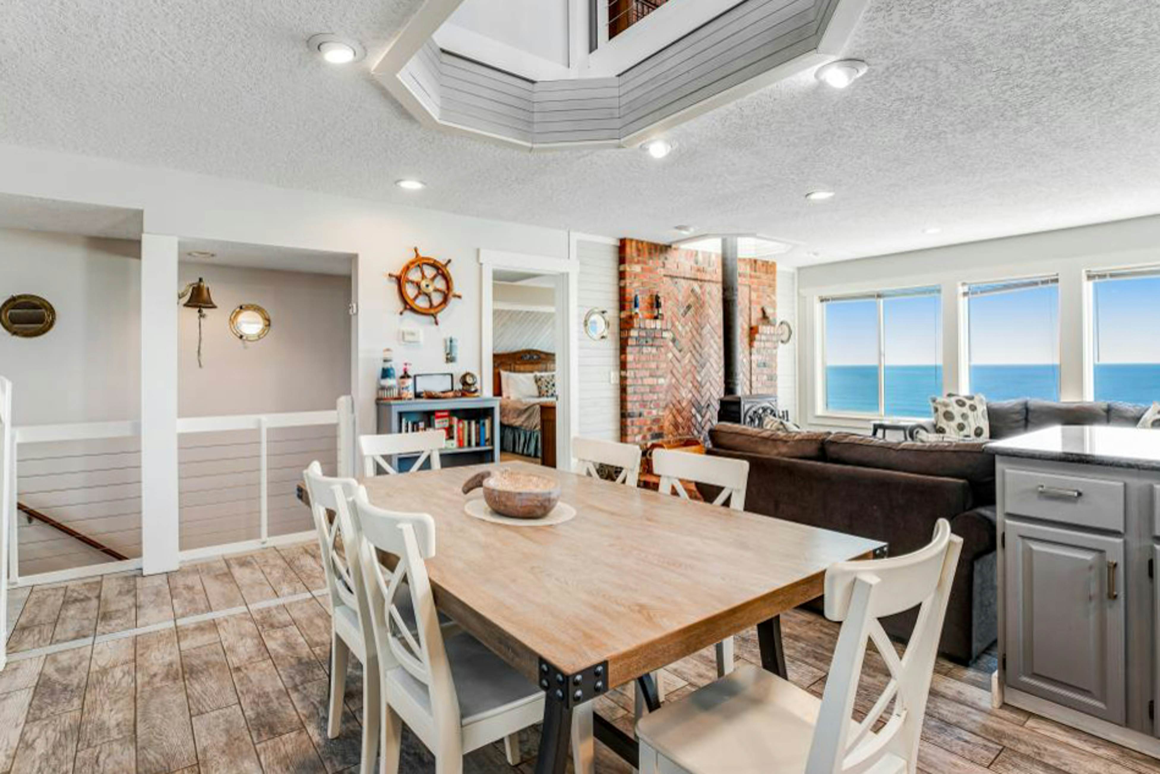 Dog-friendly oceanfront home with views, fireplace, hot tub & washer/dryer