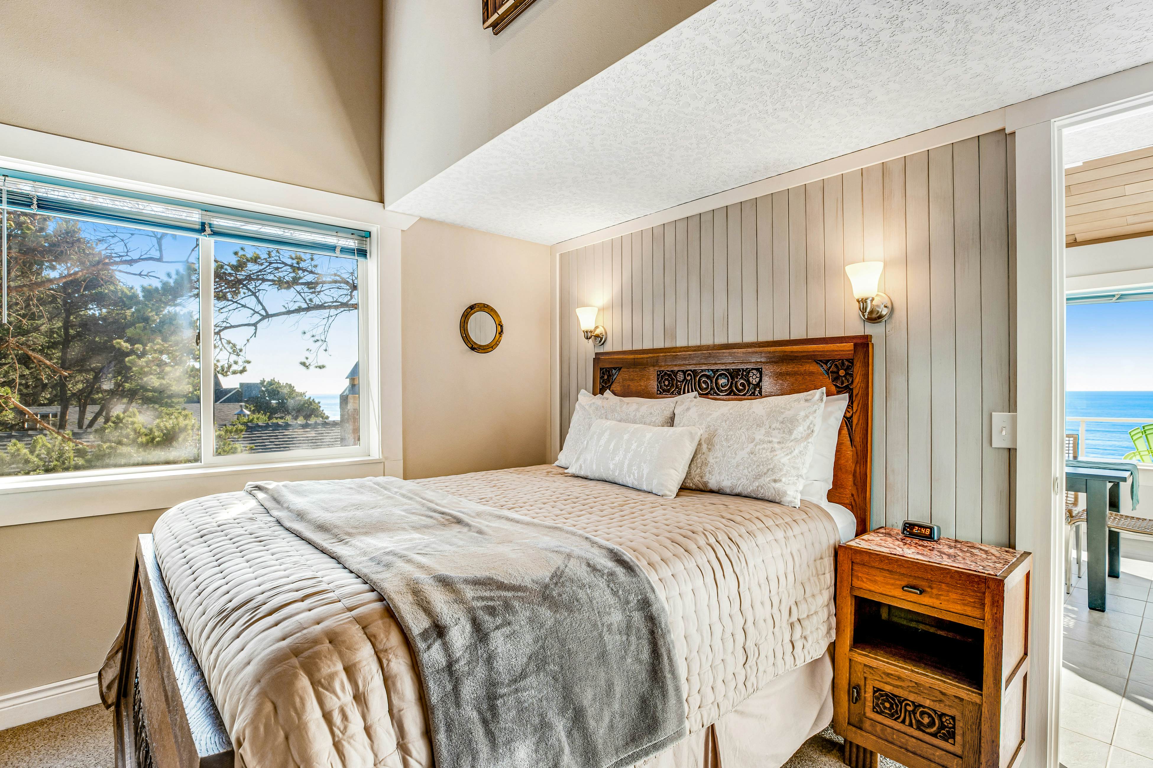 Dog-friendly oceanfront home with views, fireplace, hot tub & washer/dryer