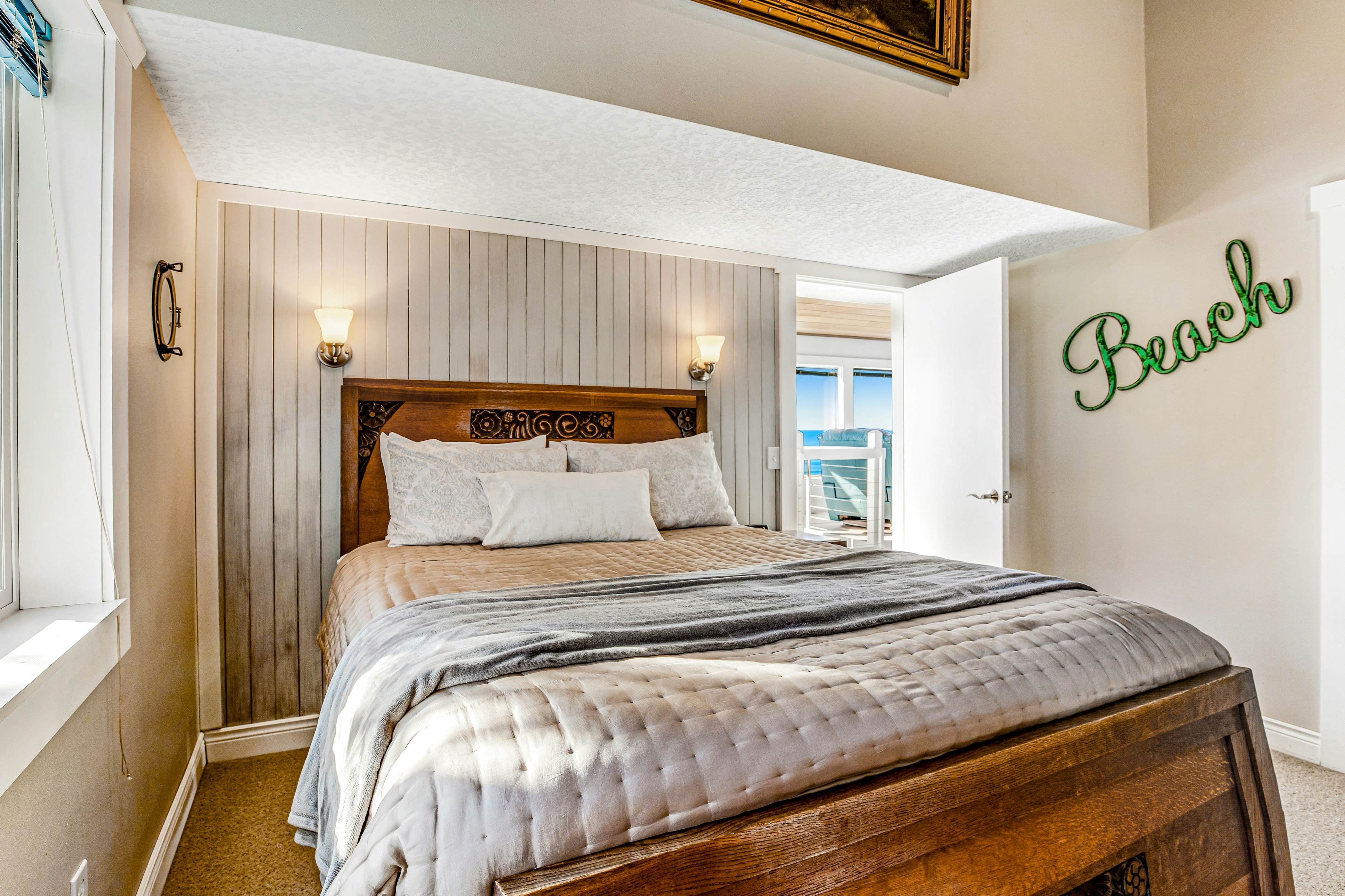 Dog-friendly oceanfront home with views, fireplace, hot tub & washer/dryer