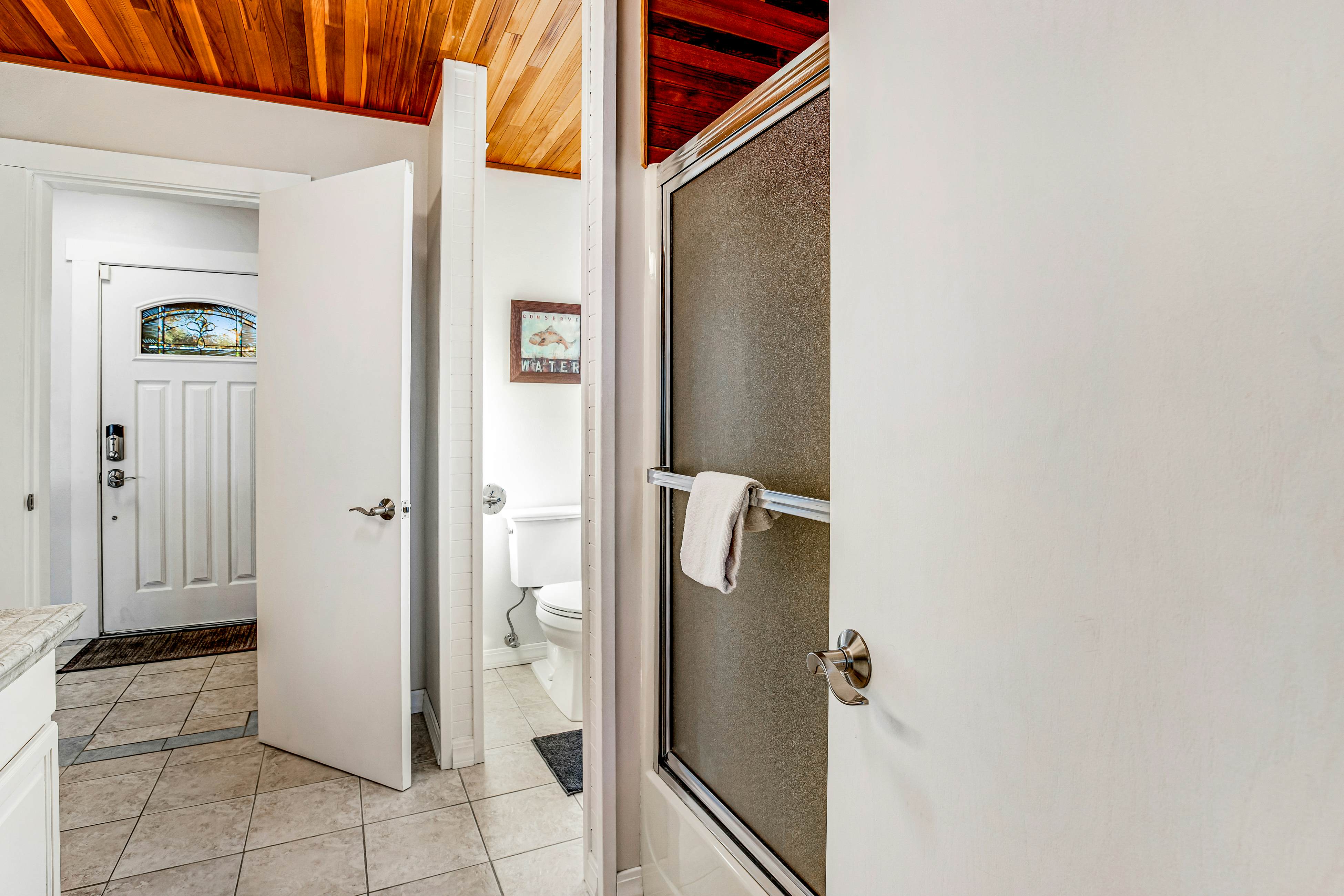 Dog-friendly oceanfront home with views, fireplace, hot tub & washer/dryer