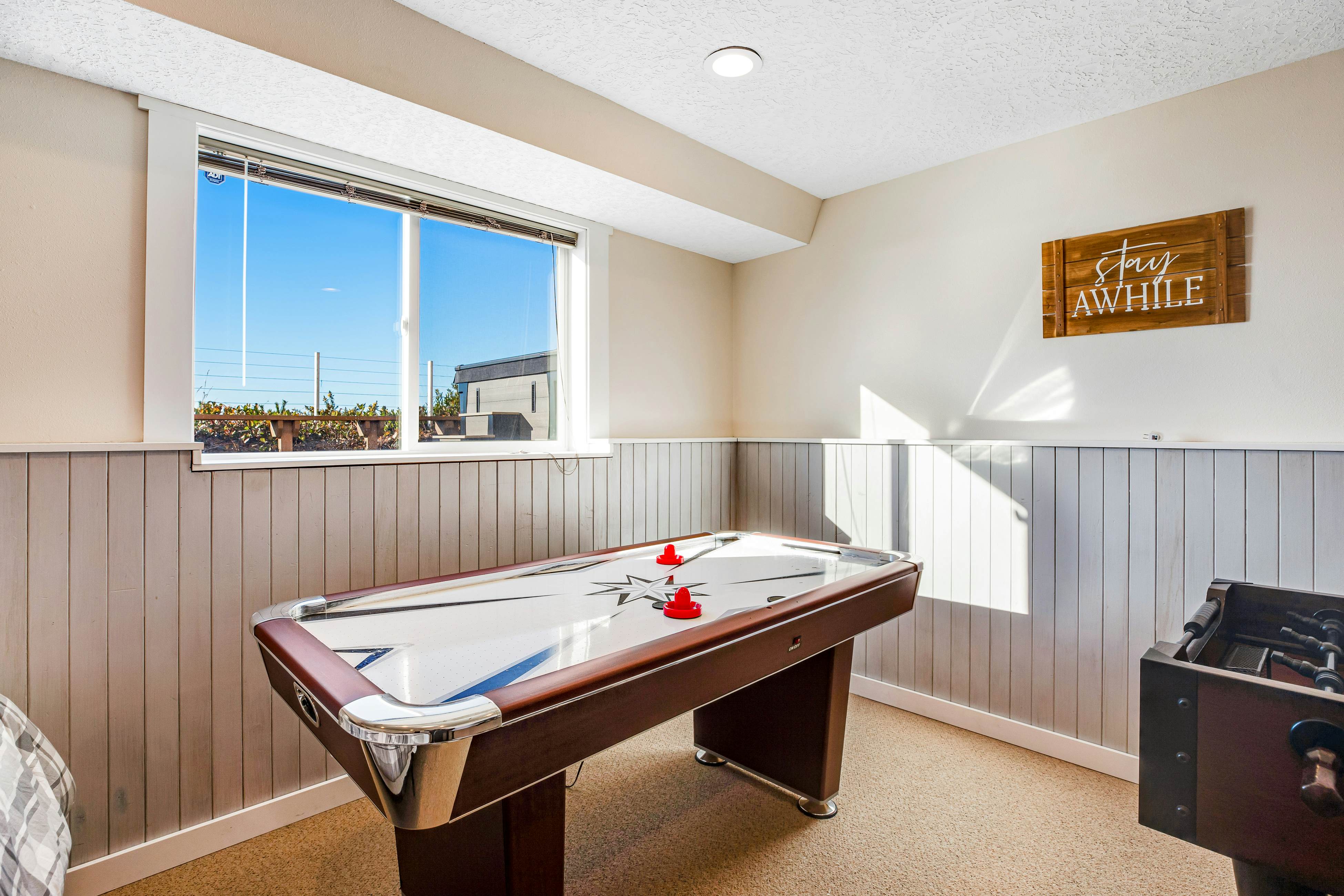 Dog-friendly oceanfront home with views, fireplace, hot tub & washer/dryer