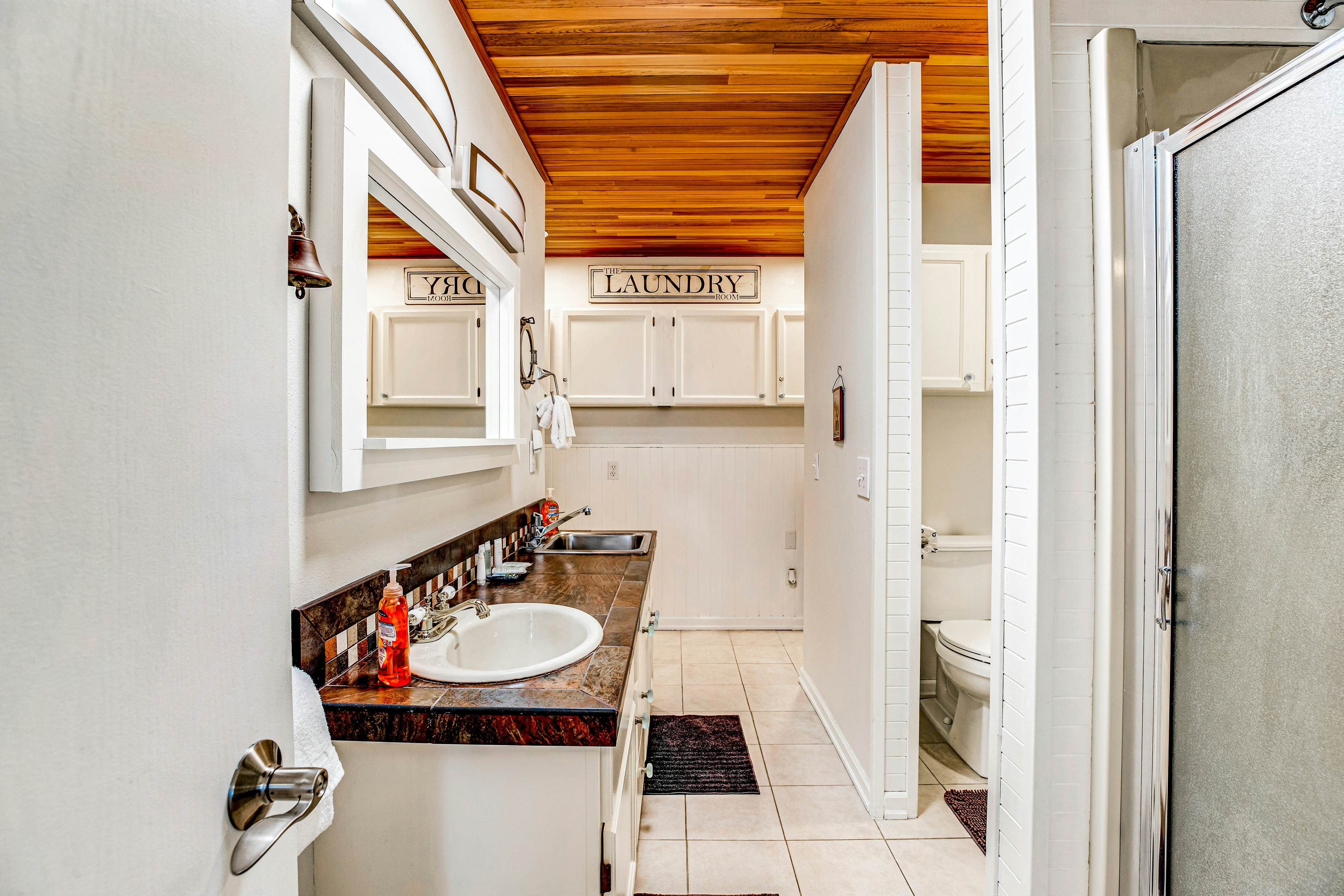 Dog-friendly oceanfront home with views, fireplace, hot tub & washer/dryer