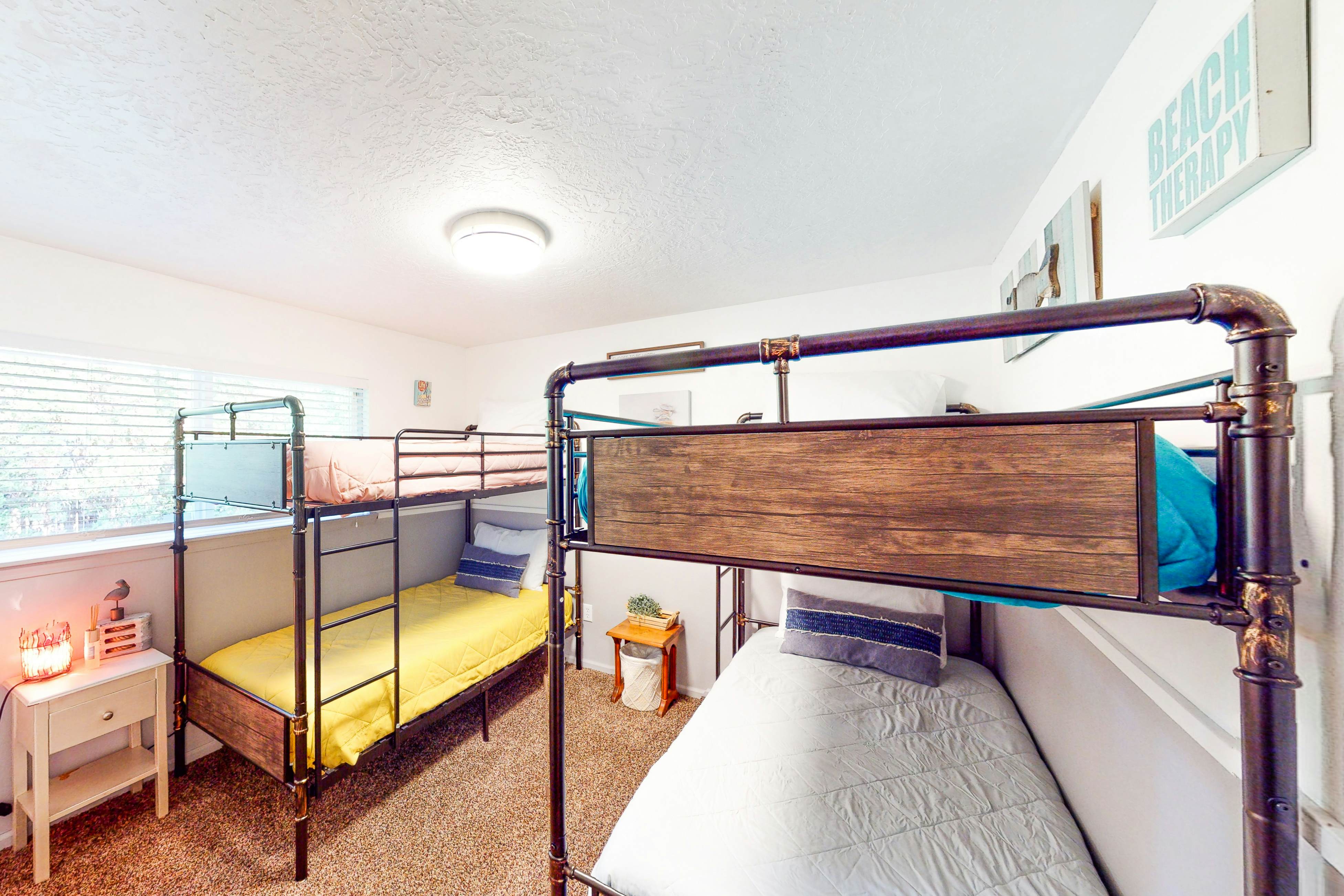 Dog friendly home with a patio near Siletz Bay walk to the beach and parks