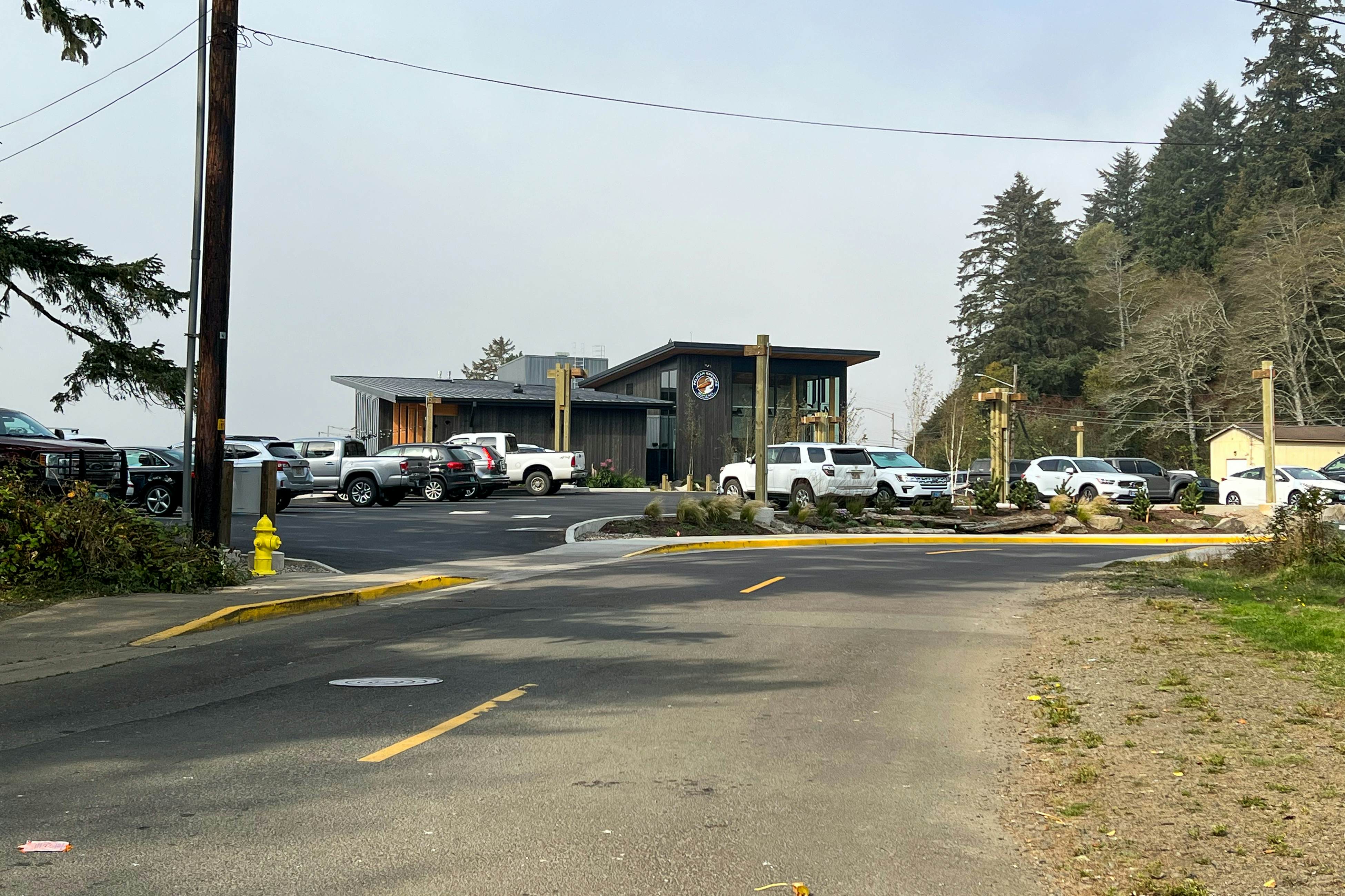 Dog friendly home with a patio near Siletz Bay walk to the beach and parks